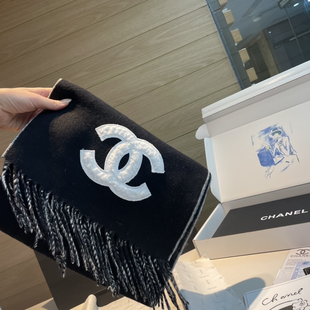 年前最后的尾巴香24k热乎乎的来了!真香必入款!!!直跺脚地喜欢!高级又带点时髦的趣味!!老友必收!当之