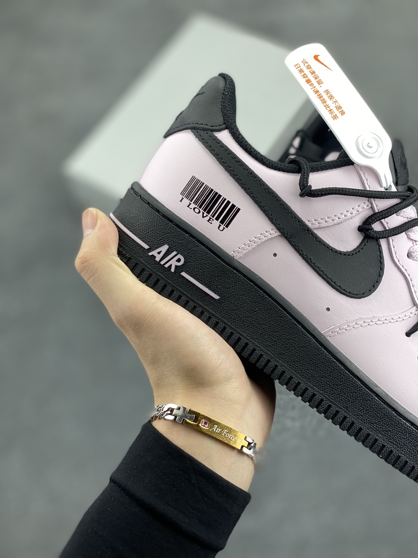 图片[6]-Nike Air Force 1 Low 空军一号低帮运动休闲板鞋 原楦头原纸板 打造纯正空军版型 专注外贸渠道 全掌内置蜂窝气垫 原盒配件 原厂中底钢印、拉帮完美 货号：DD8959-001 尺码：36 36.5 37.5 38 38.5 39 40 40.5 41 42 42.5 43 44 44.5 45-选品中心