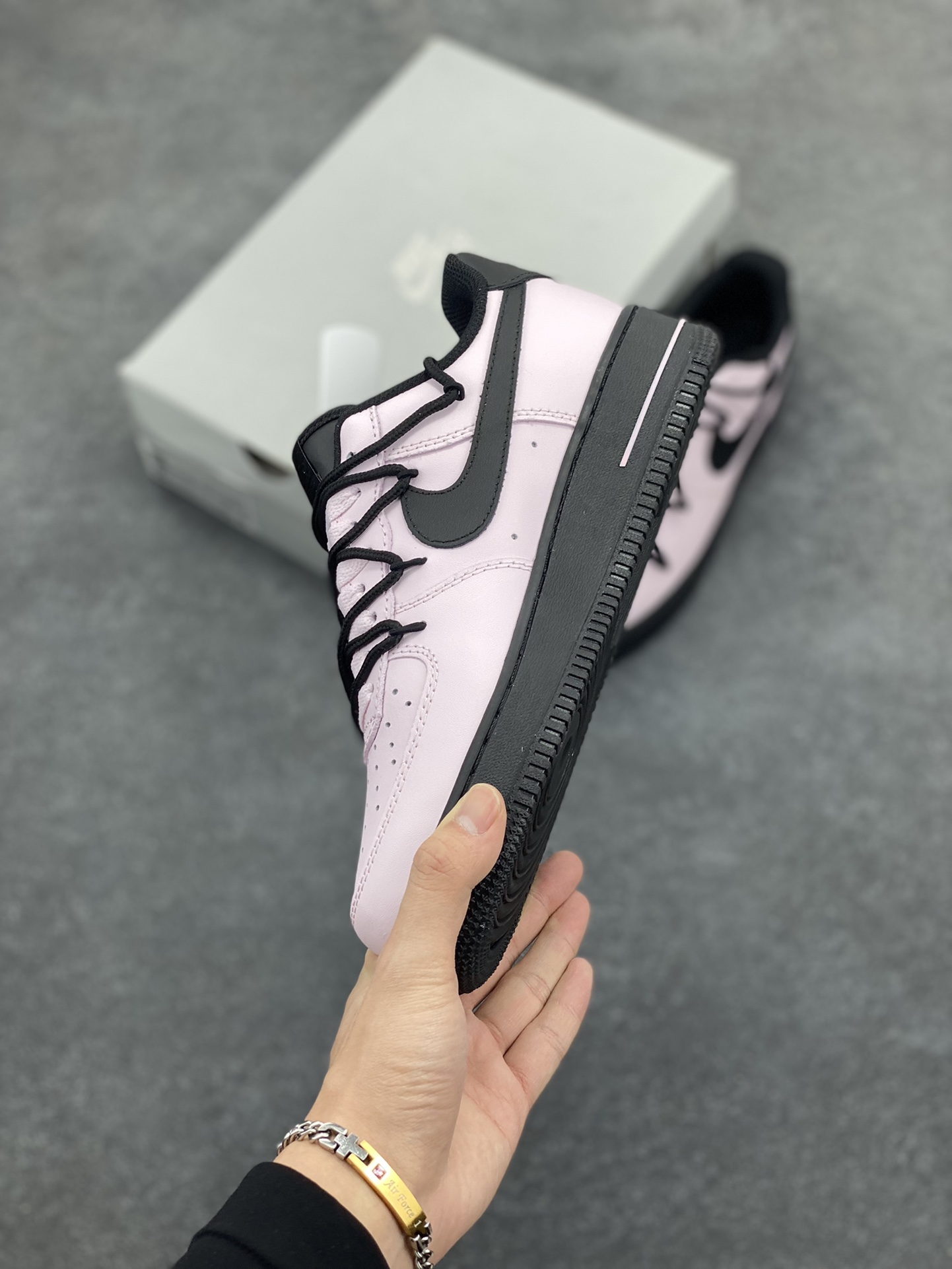 图片[3]-Nike Air Force 1 Low 空军一号低帮运动休闲板鞋 原楦头原纸板 打造纯正空军版型 专注外贸渠道 全掌内置蜂窝气垫 原盒配件 原厂中底钢印、拉帮完美 货号：DD8959-001 尺码：36 36.5 37.5 38 38.5 39 40 40.5 41 42 42.5 43 44 44.5 45-选品中心