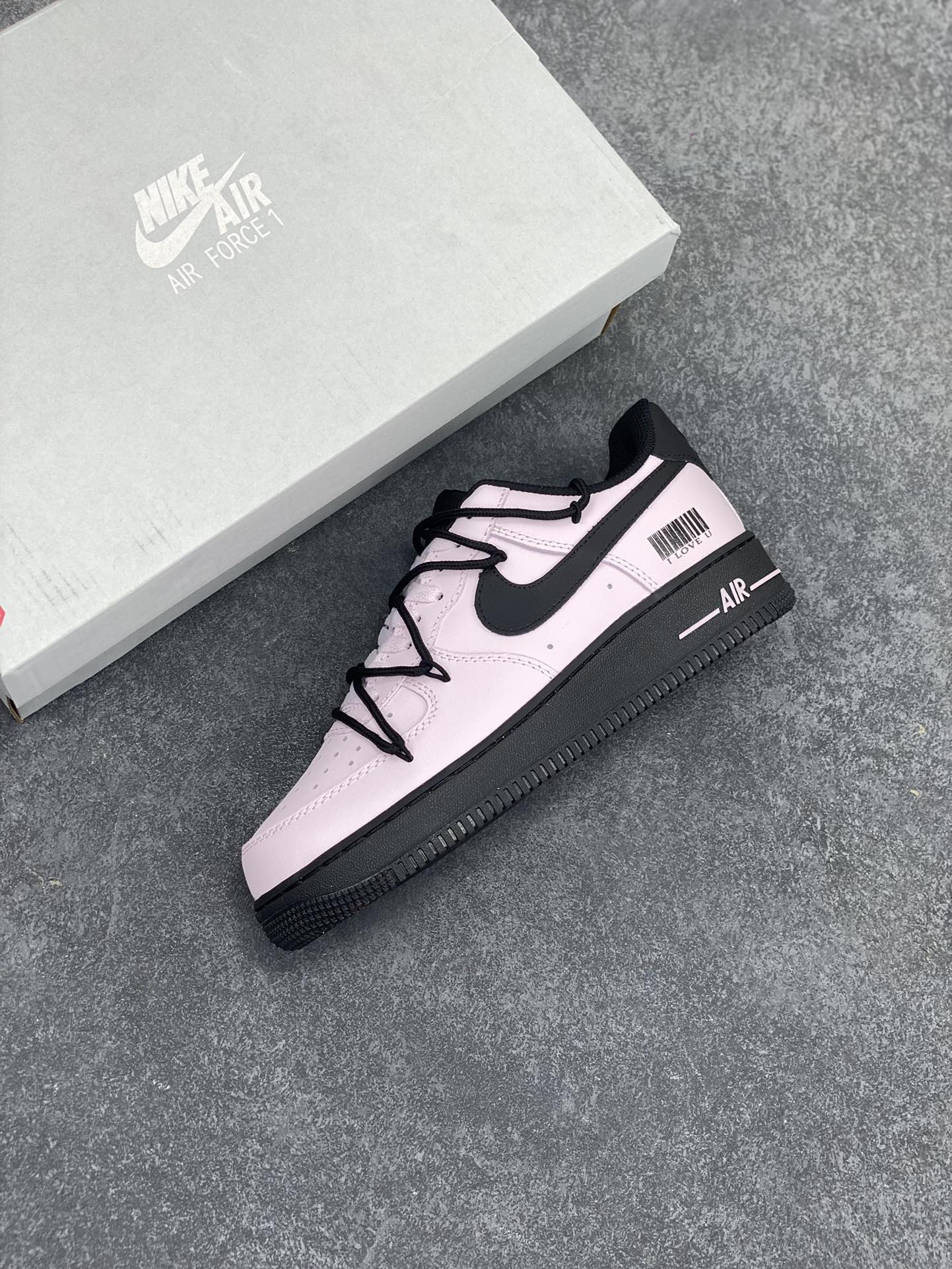 图片[7]-Nike Air Force 1 Low 空军一号低帮运动休闲板鞋 原楦头原纸板 打造纯正空军版型 专注外贸渠道 全掌内置蜂窝气垫 原盒配件 原厂中底钢印、拉帮完美 货号：DD8959-001 尺码：36 36.5 37.5 38 38.5 39 40 40.5 41 42 42.5 43 44 44.5 45-选品中心