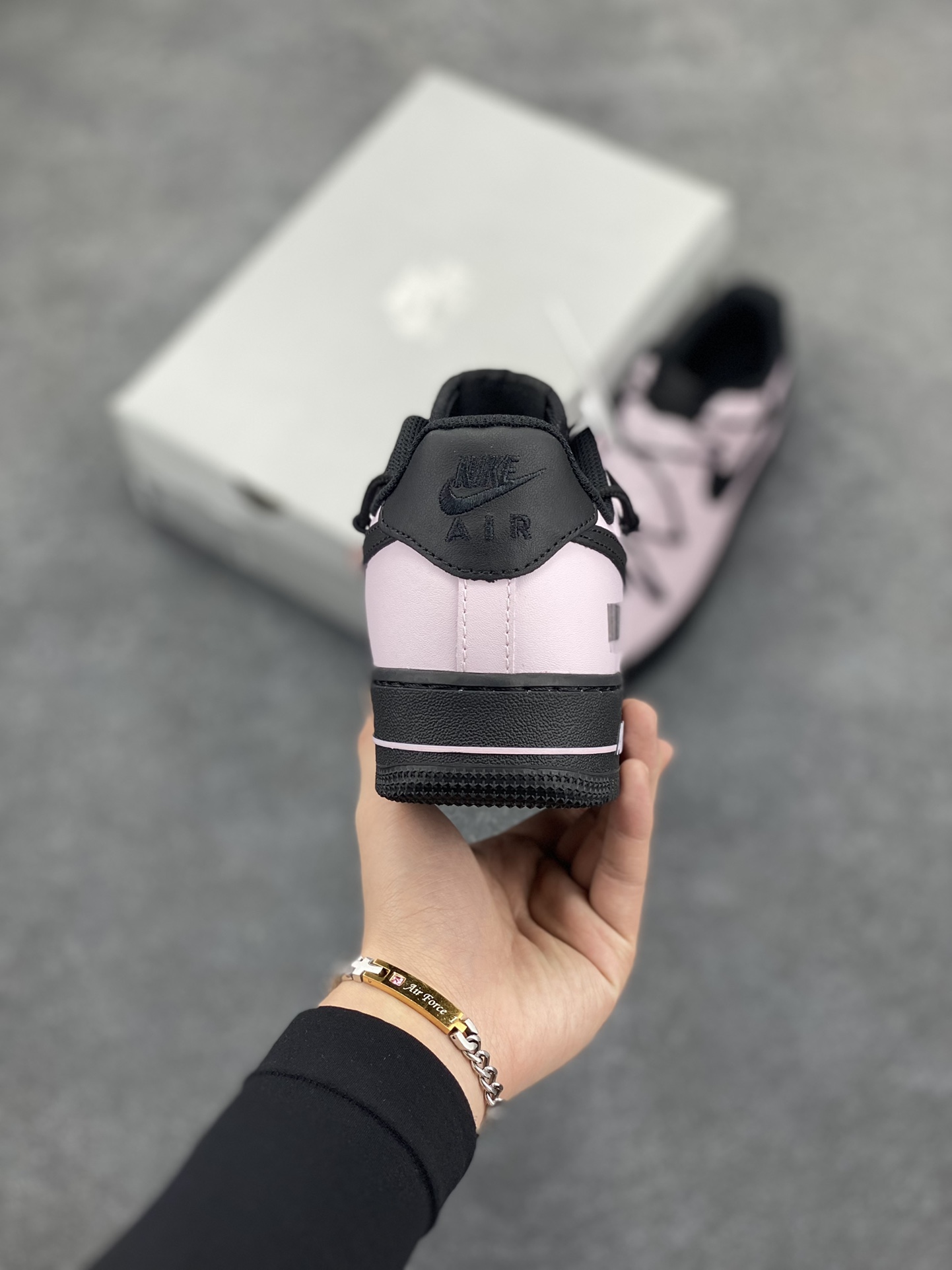图片[4]-Nike Air Force 1 Low 空军一号低帮运动休闲板鞋 原楦头原纸板 打造纯正空军版型 专注外贸渠道 全掌内置蜂窝气垫 原盒配件 原厂中底钢印、拉帮完美 货号：DD8959-001 尺码：36 36.5 37.5 38 38.5 39 40 40.5 41 42 42.5 43 44 44.5 45-选品中心