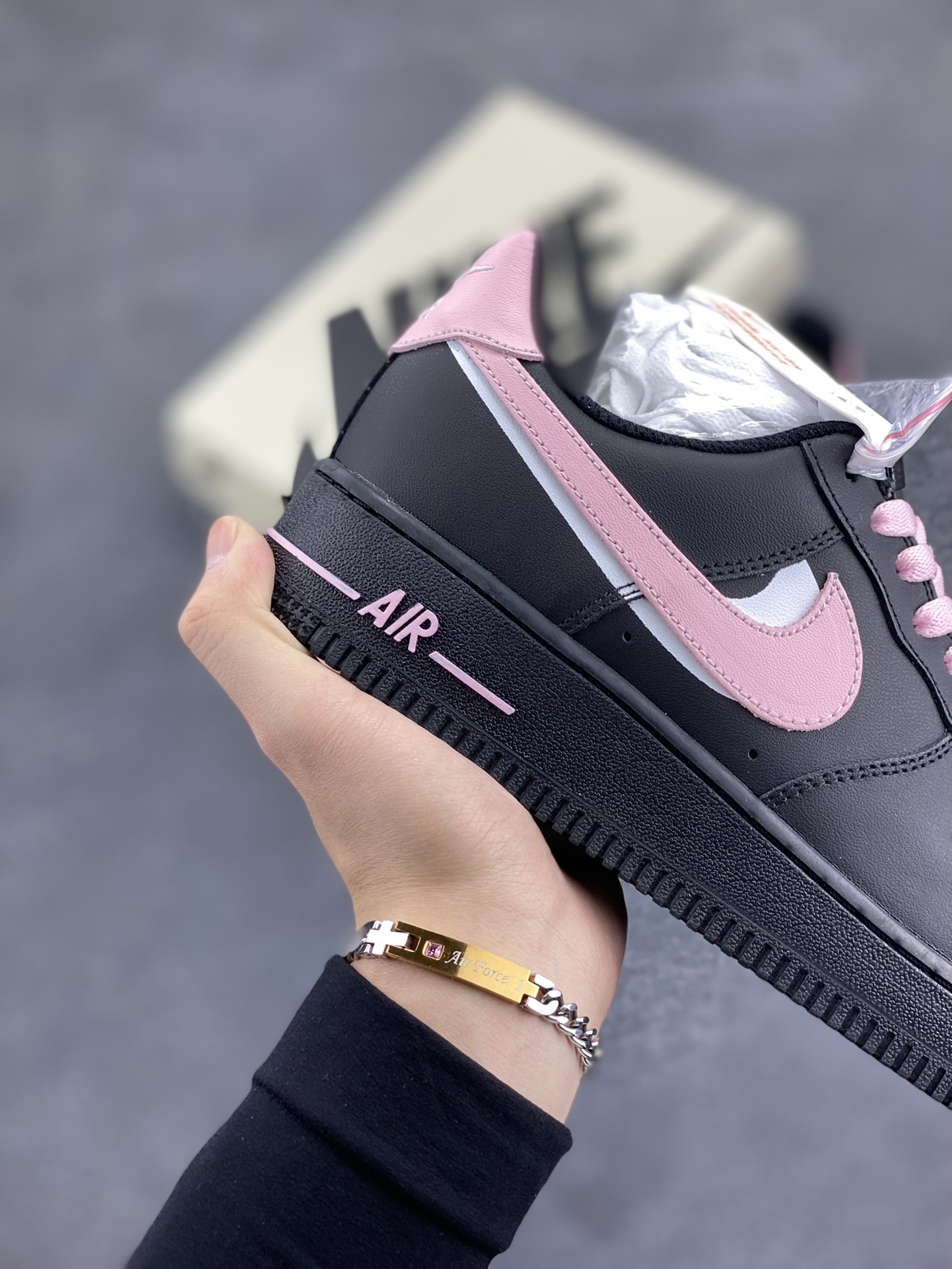 图片[6]-Nike Air Force 1 Low 黑粉双勾 空军一号低帮运动休闲板鞋 原楦头原纸板 打造纯正空军版型#专注外贸渠道 全掌内置蜂窝气垫 #原盒配件 原厂中底钢印、拉帮完美 货号：CW2288-028 尺码：36 36.5 37.5 38 38.5 39 40 40.5 41 42 42.5 43 44 44.5 45-选品中心