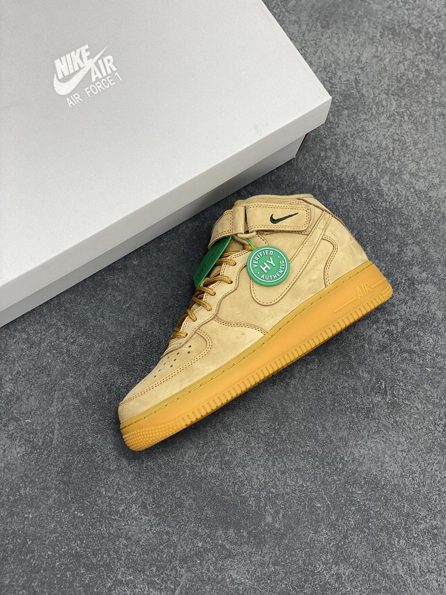 图片[7]-HY版本💯 Nike Air Force 1 Low 中帮小麦 空军一号运动休闲板鞋 原楦头原纸板 打造纯正空军版型#专注外贸渠道 全掌内置蜂窝气垫 #原盒配件 原厂中底钢印、拉帮完美 货号：715889-200 尺码：35.5 36 36.5 37.5 38 38.5 39 40 40.5 41 42 42.5 43 44 44.5 45 46 47-选品中心