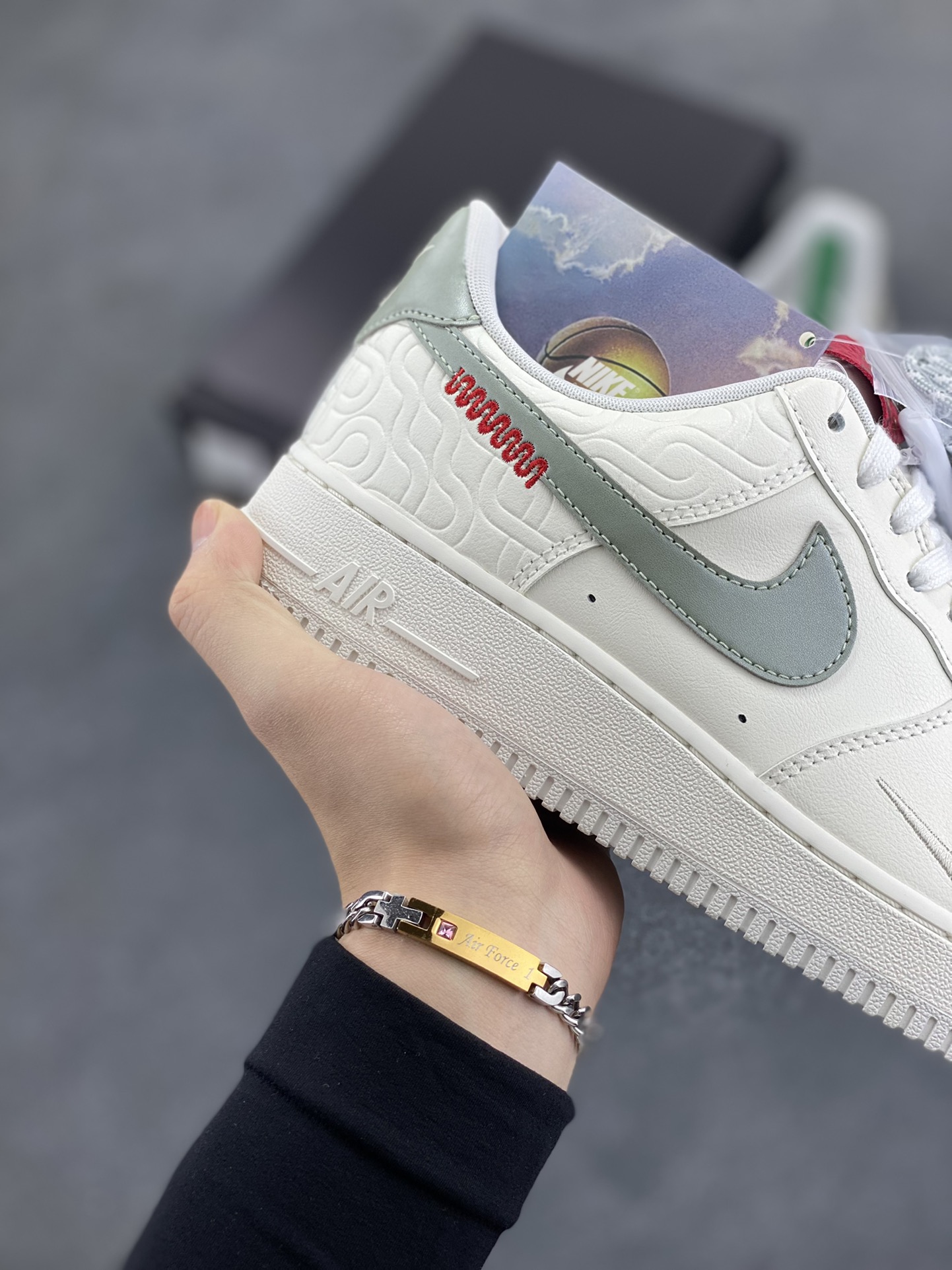 图片[6]-HY版本💯 Nike Air Force 1 Low 蛇年 空军一号低帮运动休闲板鞋 原楦头原纸板 打造纯正空军版型#专注外贸渠道 全掌内置蜂窝气垫 #原盒配件 原厂中底钢印、拉帮完美 货号：HV5979-130 尺码：35.5 36 36.5 37.5 38 38.5 39 40 40.5 41 42 42.5 43 44 44.5 45 46-选品中心