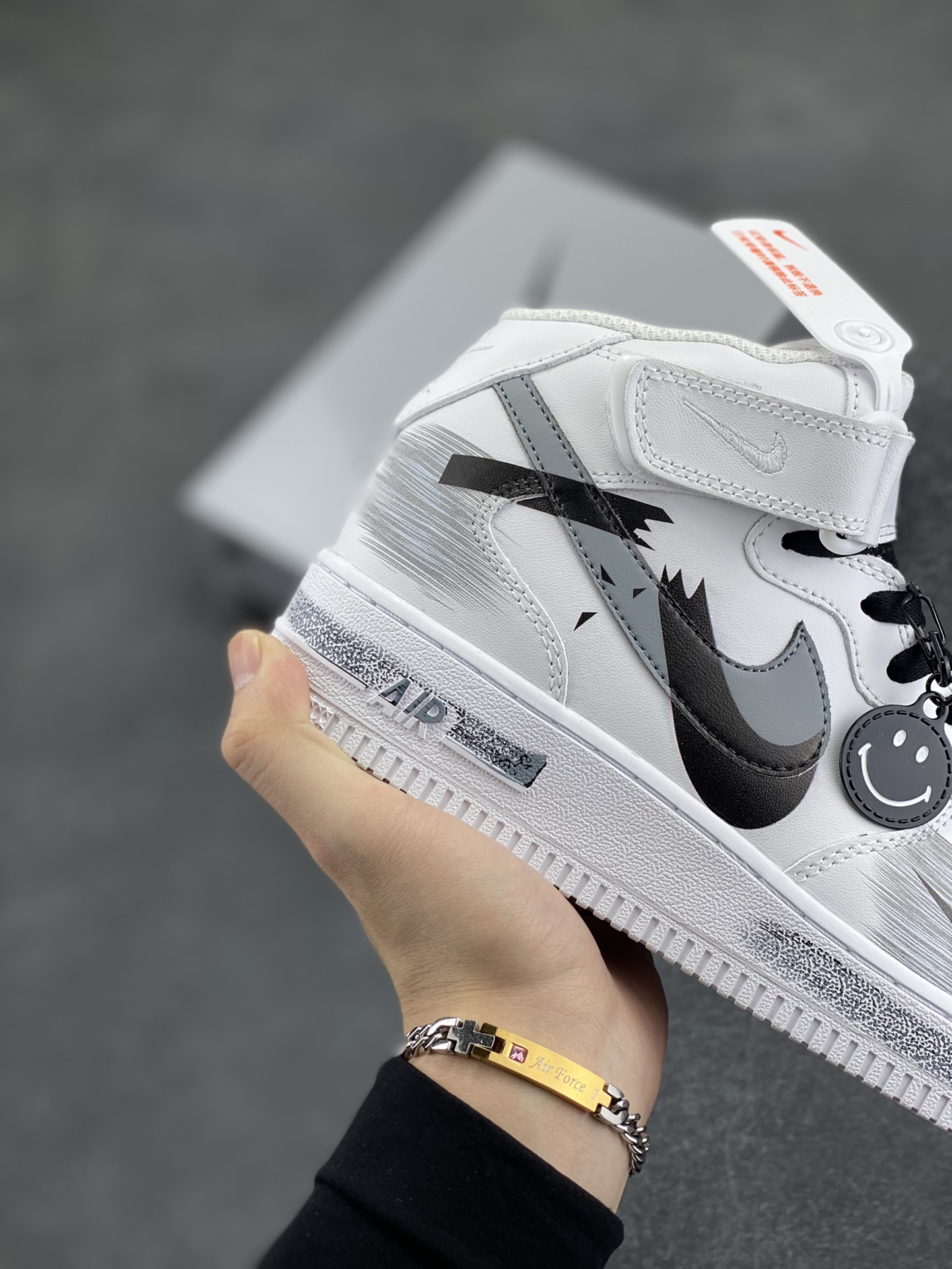 图片[6]-Nike Air Force 1 Low’07 断勾 喷绘 空军一号中帮休闲板鞋 定制皮料 原厂3D打印 定制鞋盒 原楦原纸板 纯正空军版型 内置全掌气垫 货号：ZH0316-053 尺码：36 36.5 37.5 38 38.5 39 40 40.5 41 42 42.5 43 44 44.5 45-选品中心