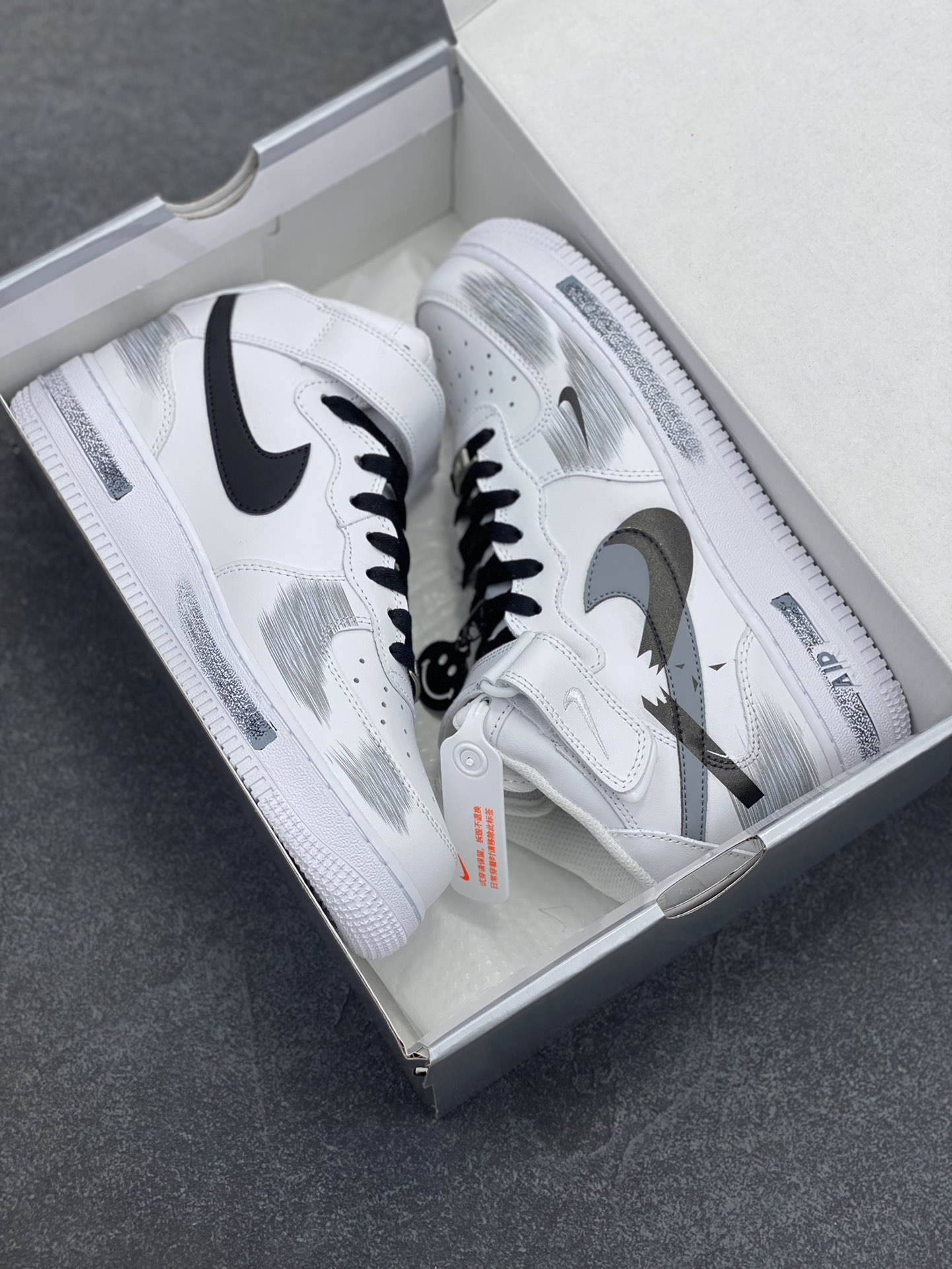 图片[9]-Nike Air Force 1 Low’07 断勾 喷绘 空军一号中帮休闲板鞋 定制皮料 原厂3D打印 定制鞋盒 原楦原纸板 纯正空军版型 内置全掌气垫 货号：ZH0316-053 尺码：36 36.5 37.5 38 38.5 39 40 40.5 41 42 42.5 43 44 44.5 45-选品中心