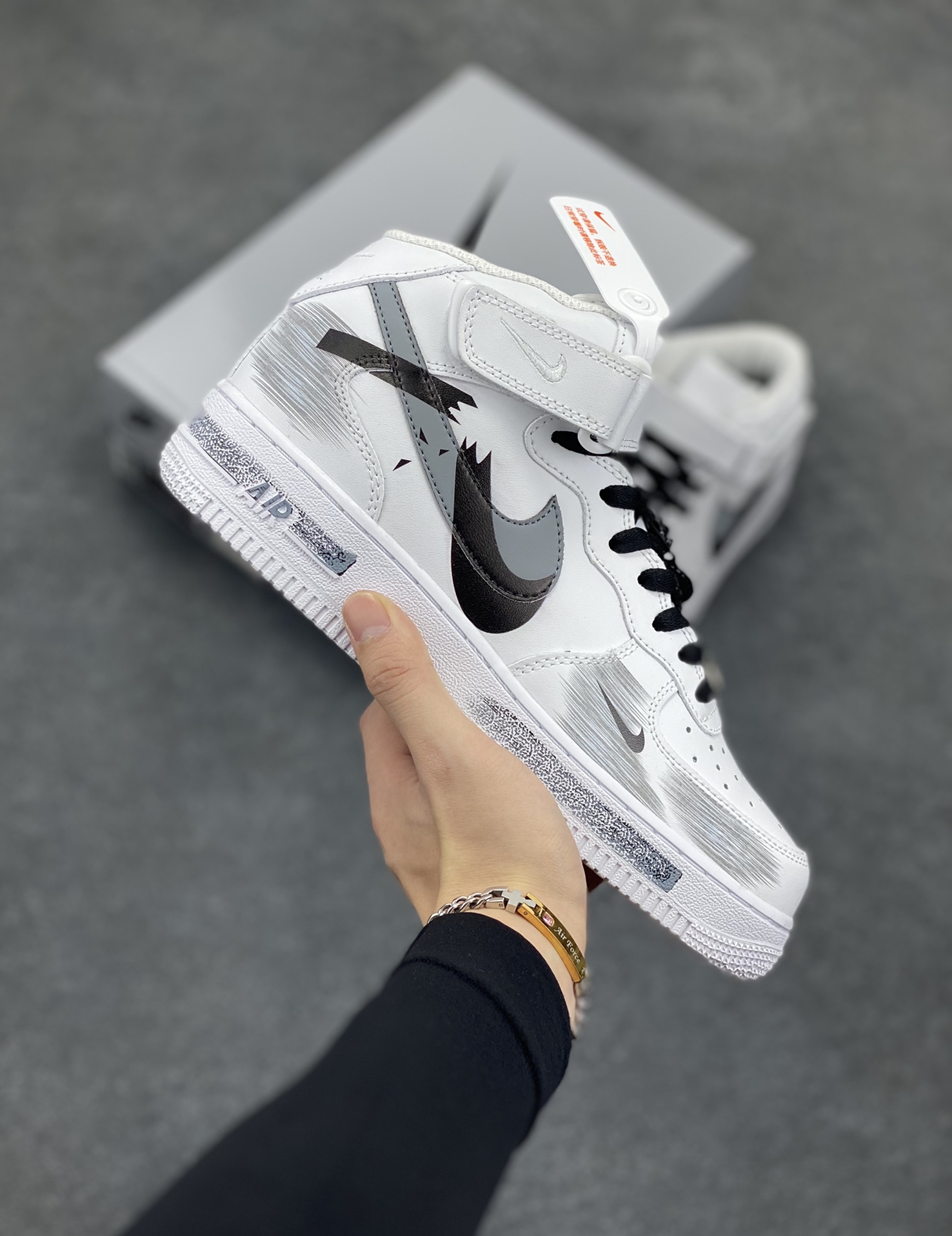Nike Air Force 1 Low’07 断勾 喷绘 空军一号中帮休闲板鞋 定制皮料 原厂3D打印 定制鞋盒 原楦原纸板 纯正空军版型 内置全掌气垫 货号：ZH0316-053 尺码：36 36.5 37.5 38 38.5 39 40 40.5 41 42 42.5 43 44 44.5 45-选品中心