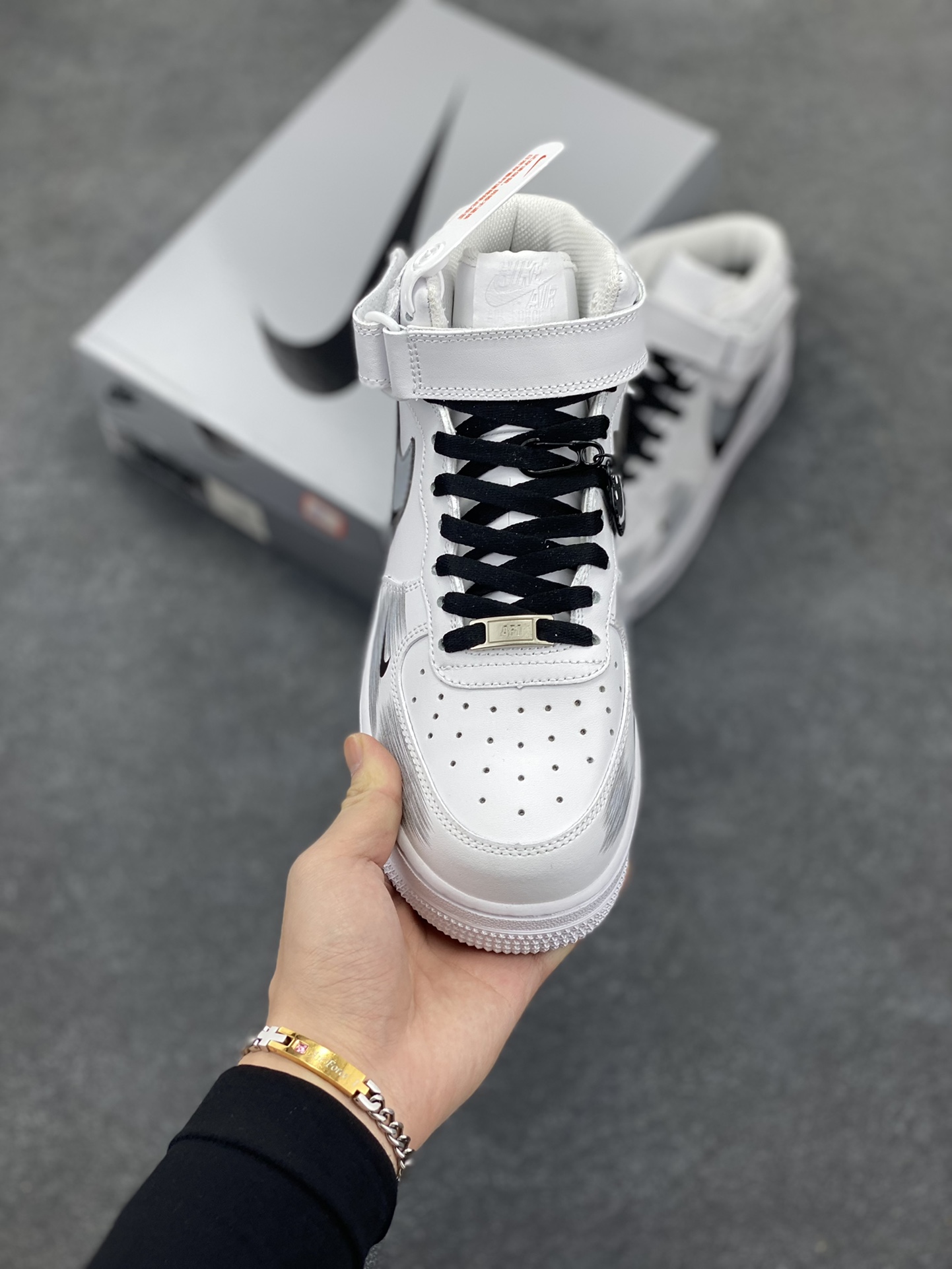 图片[2]-Nike Air Force 1 Low’07 断勾 喷绘 空军一号中帮休闲板鞋 定制皮料 原厂3D打印 定制鞋盒 原楦原纸板 纯正空军版型 内置全掌气垫 货号：ZH0316-053 尺码：36 36.5 37.5 38 38.5 39 40 40.5 41 42 42.5 43 44 44.5 45-选品中心