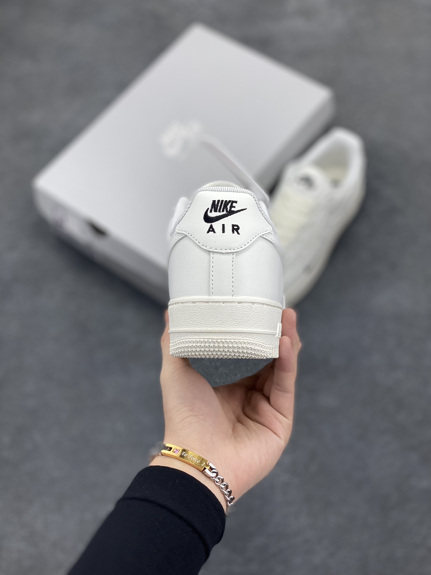 图片[4]-Nike Air Force 1 Low 白黑小勾 空军一号低帮运动休闲板鞋 原楦头原纸板 打造纯正空军版型 专注外贸渠道 全掌内置蜂窝气垫 原盒配件 原厂中底钢印、拉帮完美 货号：HF1058-133 尺码：36 36.5 37.5 38 38.5 39 40 40.5 41 42 42.5 43 44 44.5 45 46-选品中心