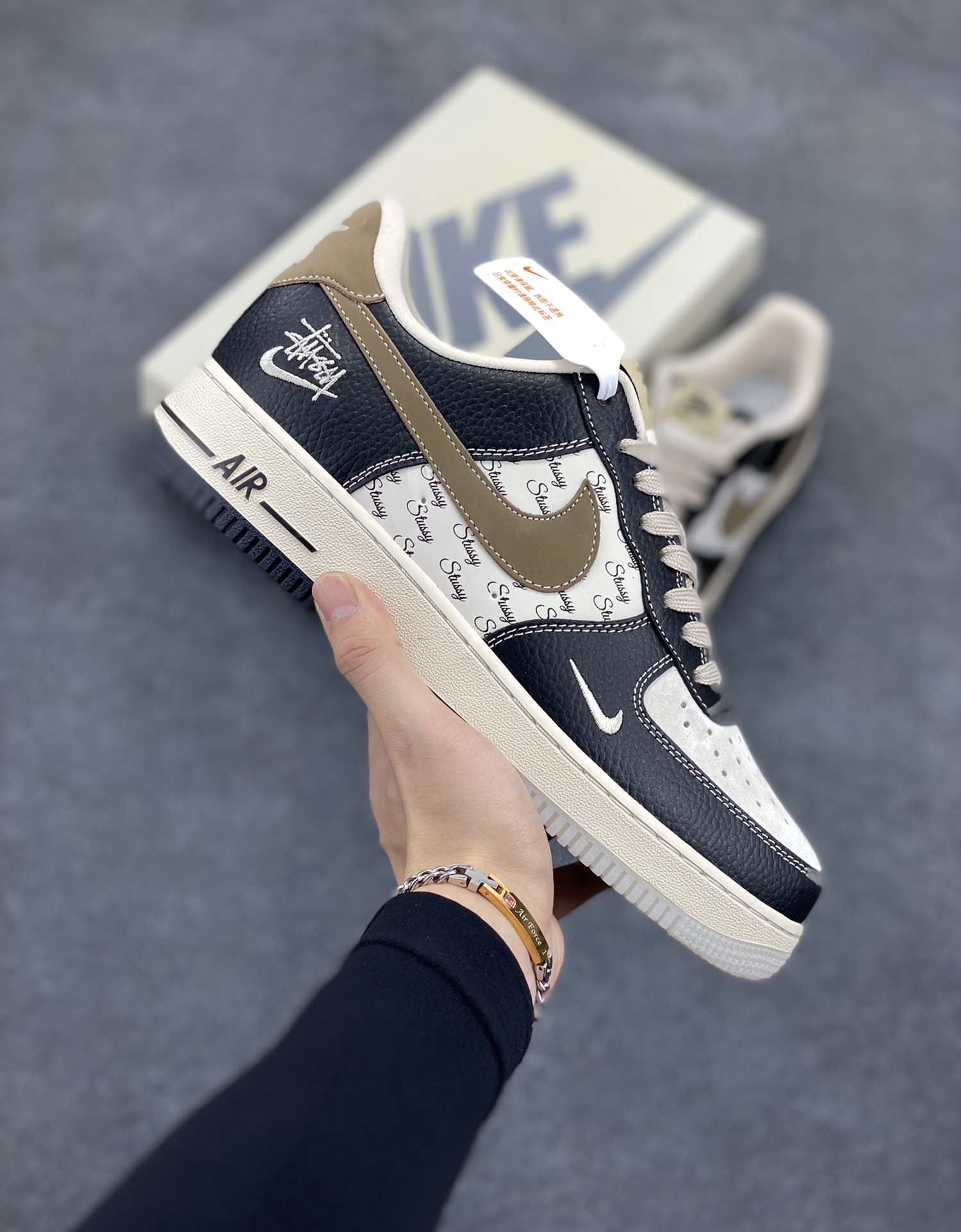 NIke Air Force 1 \’07 Low “斯图西联名–黑荔纹双拼底”空军一号 低帮 运动鞋 休闲鞋 折边针车 工艺难度大 原楦头原纸板 原装鞋盒 定制五金配件 内置全掌气垫 原厂鞋底 货号:CH6336-519 尺码:36 36.5 37.5 38 38.5 39 40 40.5 41 42 42.5 43 44 44.5 45-选品中心