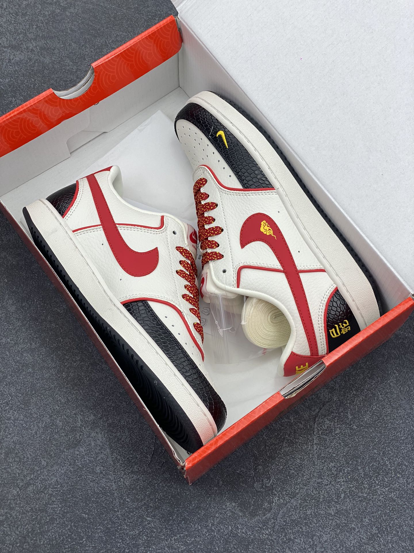 图片[9]-海外爆款 ZP订单 NIKE EBERNON Low prm 小空军低帮百搭透气休闲运动板鞋 独家头层版本 原数据独家私模大底 纯正版型 清洁度完美 货号：FD5188-130 尺码：36 36.5 37.5 38 38.5 39 40 40.5 41 42 42.5 43 44 44.5 45-选品中心