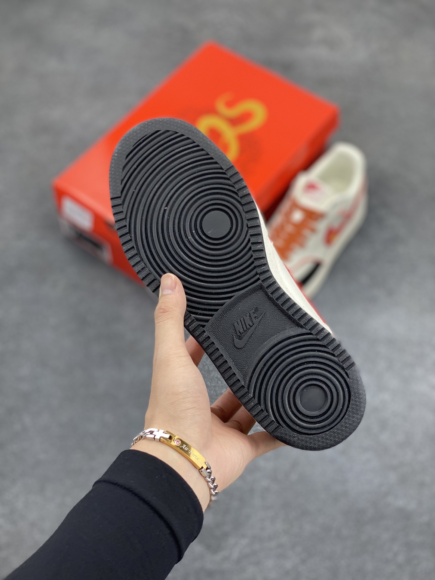 图片[5]-海外爆款 ZP订单 NIKE EBERNON Low prm 小空军低帮百搭透气休闲运动板鞋 独家头层版本 原数据独家私模大底 纯正版型 清洁度完美 货号：FD5188-130 尺码：36 36.5 37.5 38 38.5 39 40 40.5 41 42 42.5 43 44 44.5 45-选品中心