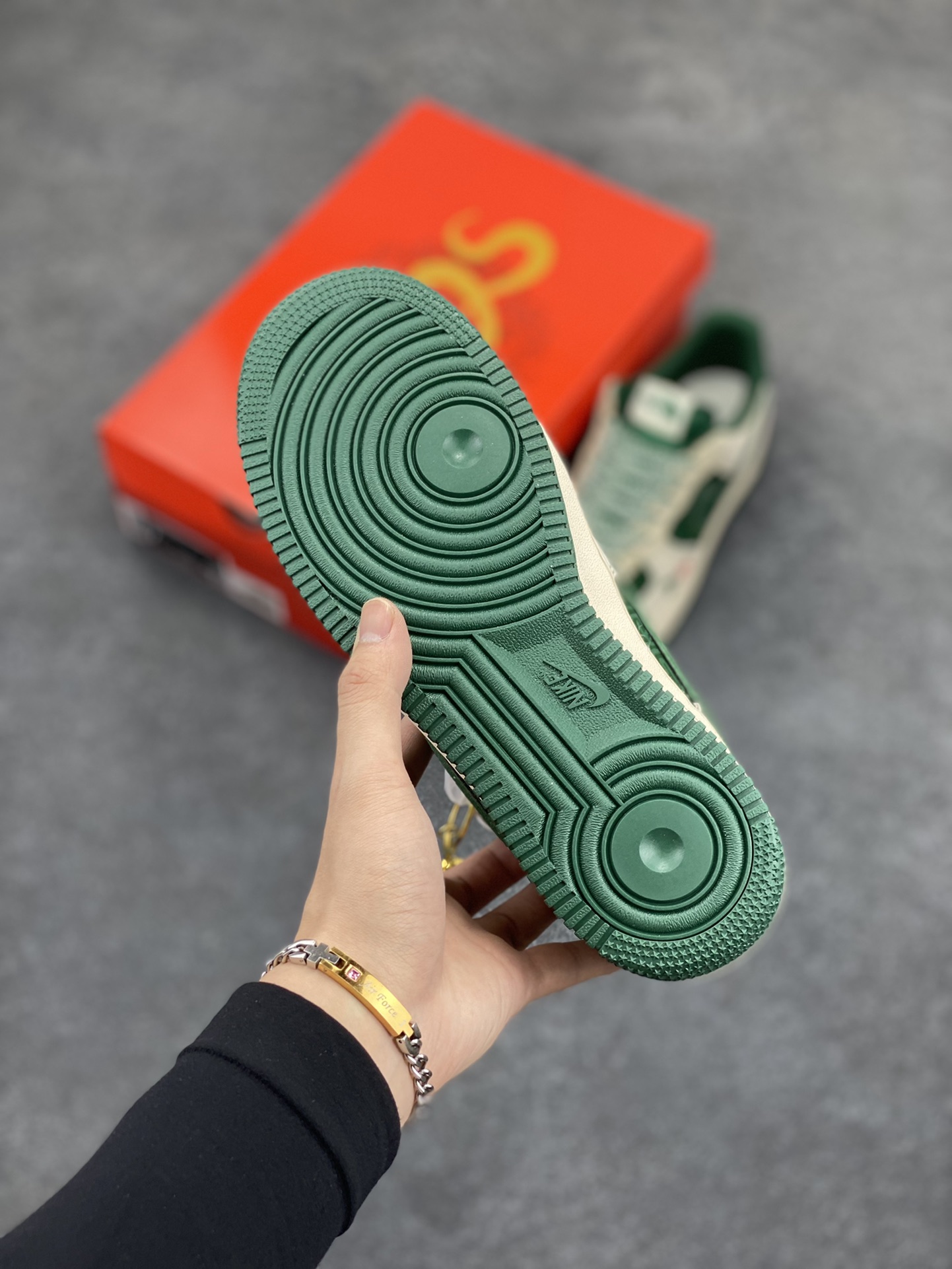 图片[5]-NIke Air Force 1 \’07 Low “北面联名——青蛇鳞”空军一号 低帮 运动鞋 休闲鞋 折边针车 工艺难度大 原楦头原纸板 原装鞋盒 定制五金配件 内置全掌气垫 原厂鞋底 货号：DM6688-015 尺码：36 36.5 37.5 38 38.5 39 40 40.5 41 42 42.5 43 44 44.5 45-选品中心