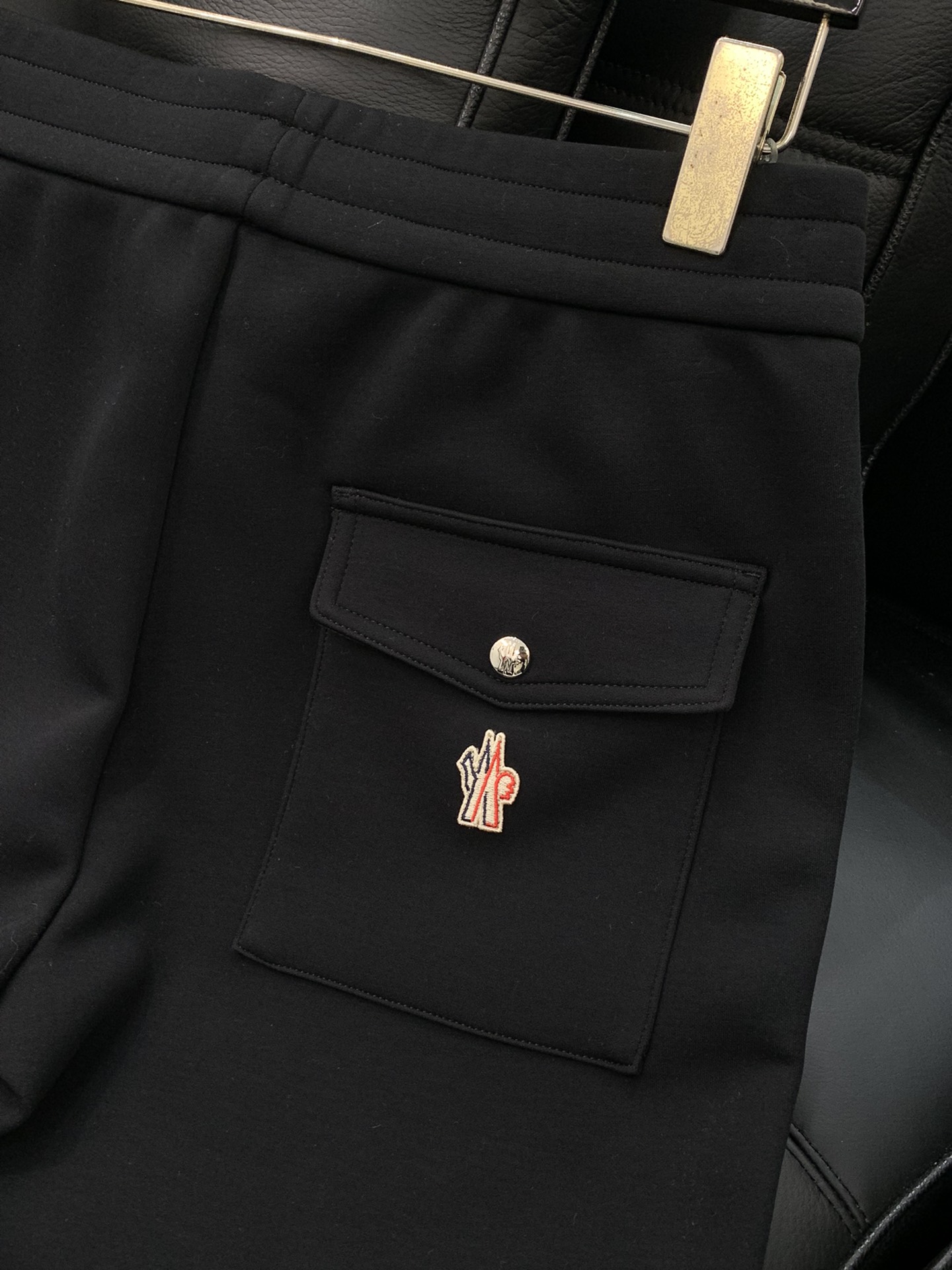 ，蒙口经典加厚休闲裤……超级舒服，重磅出品，品质的重磅。外贸订单 。 面料相当ok 细节处理到位！！！简