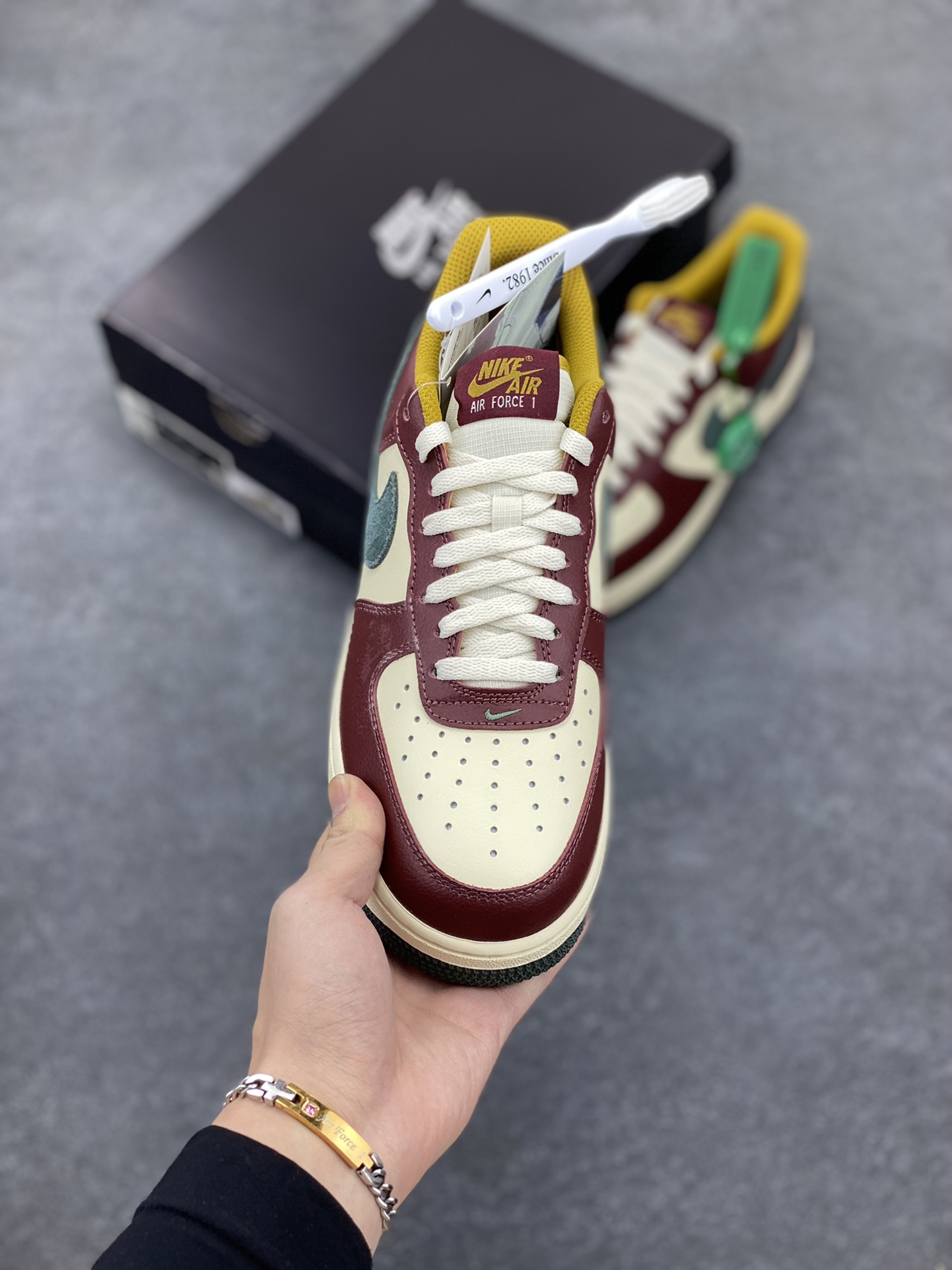 图片[2]-HY版本💯 Nike Air Force 1 Low 07 米红 原楦头原纸板 打造纯正低帮空军版型专注外贸渠道 全掌内置蜂窝气垫 原盒配件 原厂中底钢印、拉帮完美 货号：HQ3612-113 尺码：36 36.5 37.5 38 38.5 39 40 40.5 41 42 42.5 43 44 44.5 45 46-选品中心
