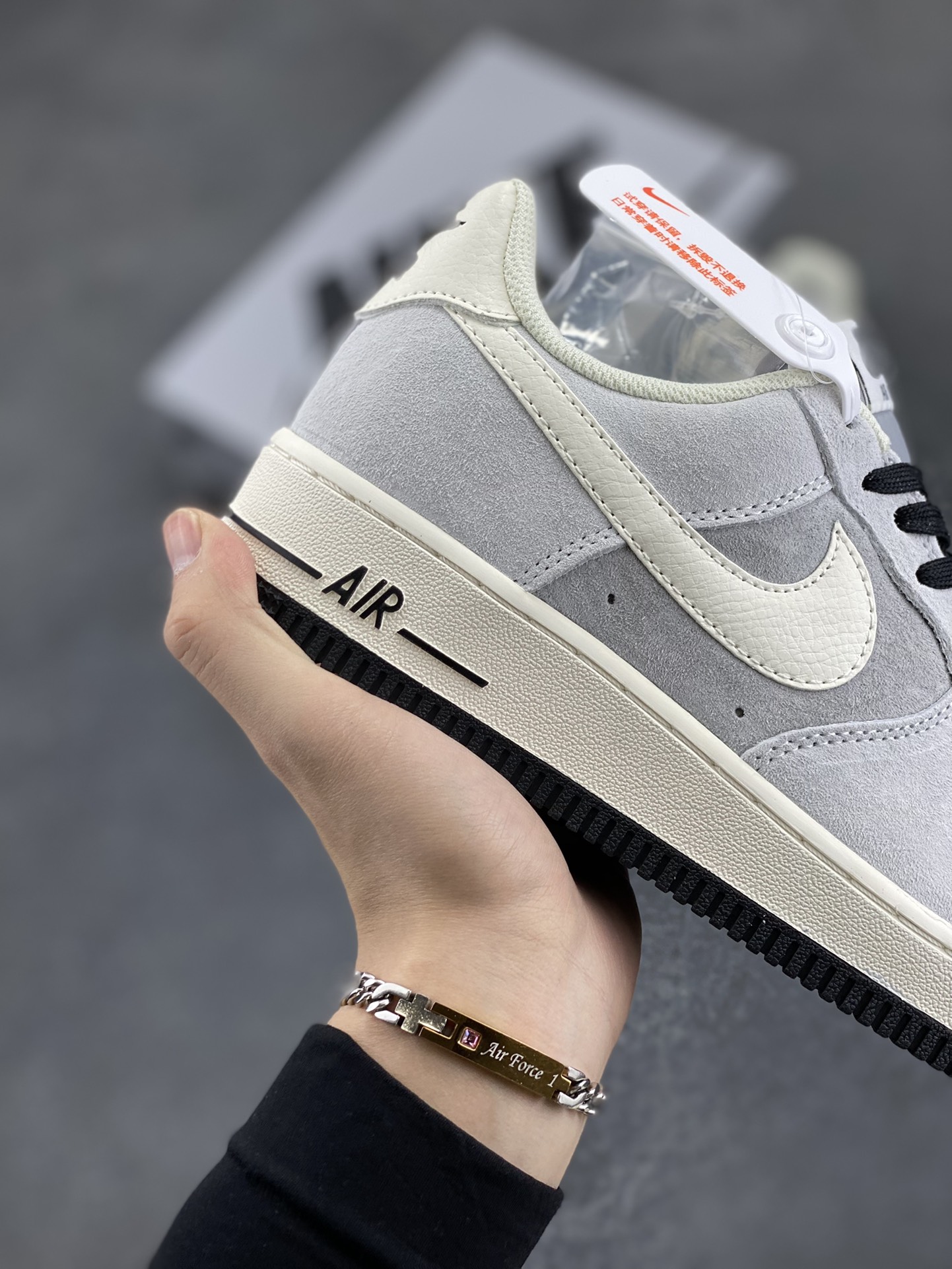 图片[6]-NIke Air Force 1 \’07 Low 经典黑灰 头成麂皮空军一号低帮运动休闲板鞋 进口麂皮 原装鞋盒原楦头原纸板 内置全掌气垫 高清洁度 货号：KT3396-225 尺码：36 36.5 37.5 38 38.5 39 40 40.5 41 42 42.5 43 44 44.5 45-选品中心