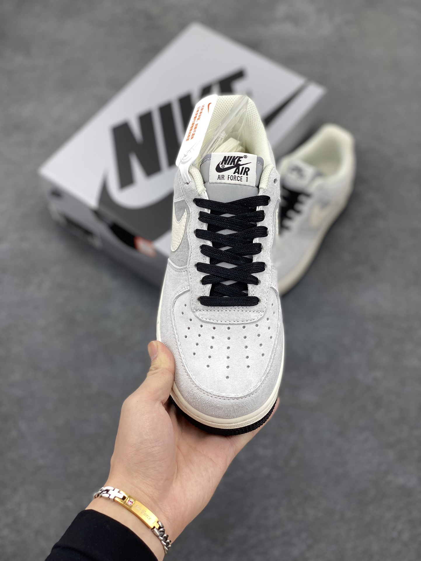 图片[2]-NIke Air Force 1 \’07 Low 经典黑灰 头成麂皮空军一号低帮运动休闲板鞋 进口麂皮 原装鞋盒原楦头原纸板 内置全掌气垫 高清洁度 货号：KT3396-225 尺码：36 36.5 37.5 38 38.5 39 40 40.5 41 42 42.5 43 44 44.5 45-选品中心