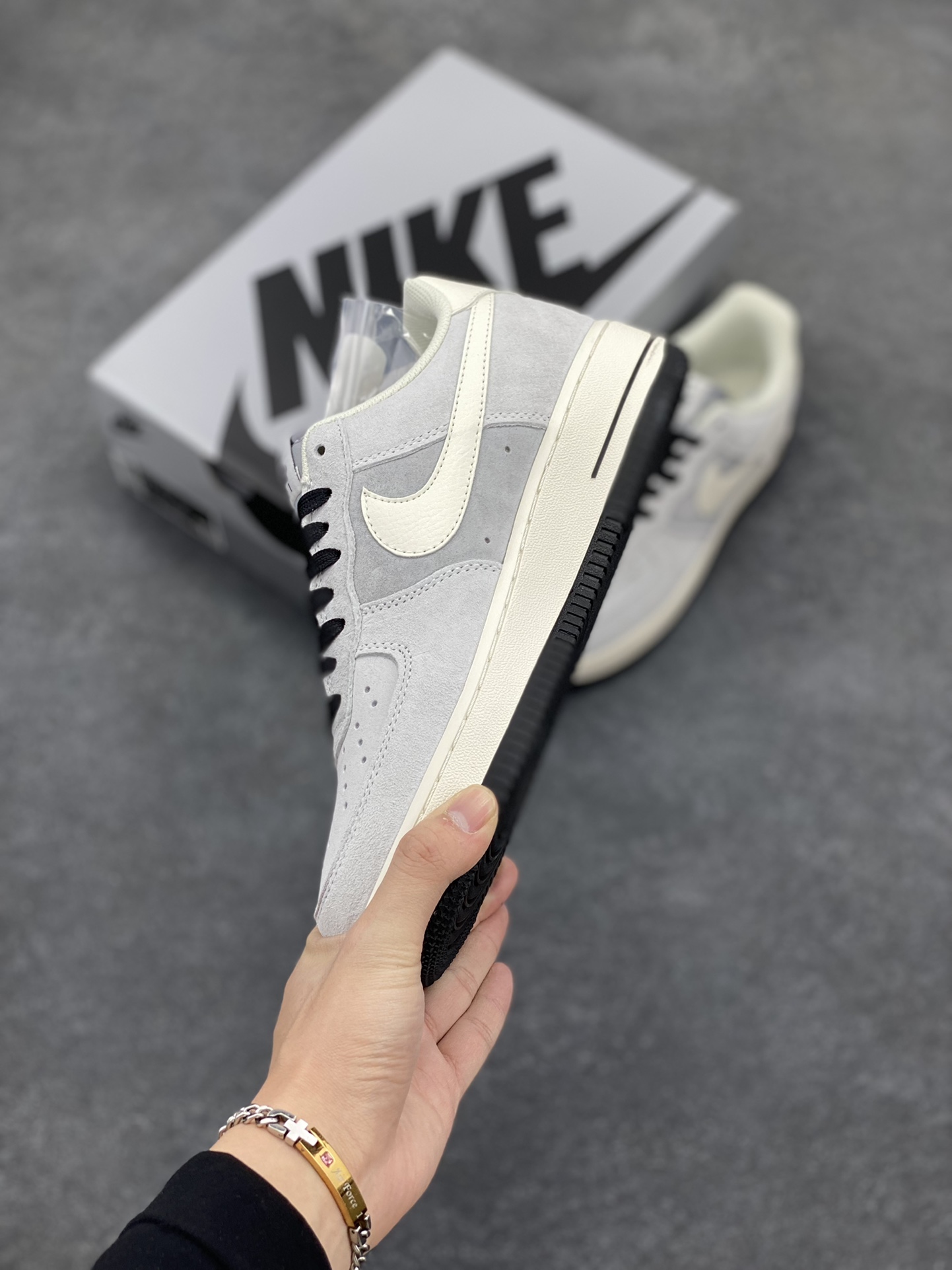 图片[3]-NIke Air Force 1 \’07 Low 经典黑灰 头成麂皮空军一号低帮运动休闲板鞋 进口麂皮 原装鞋盒原楦头原纸板 内置全掌气垫 高清洁度 货号：KT3396-225 尺码：36 36.5 37.5 38 38.5 39 40 40.5 41 42 42.5 43 44 44.5 45-选品中心