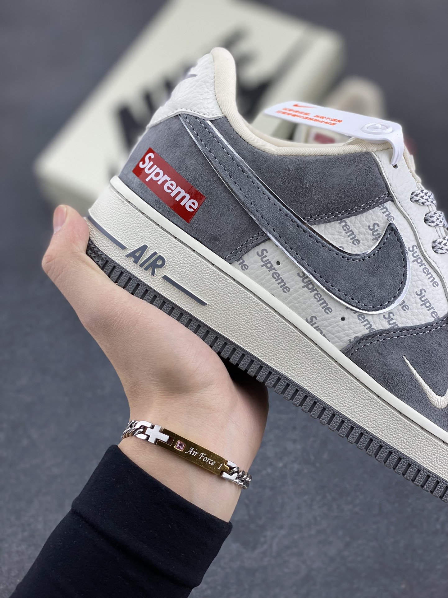 图片[6]-NIke Air Force 1 \’07 Low “Supreme联名——灰蛇鳞”空军一号 低帮 运动鞋 休闲鞋 折边针车 工艺难度大 原楦头原纸板 原装鞋盒 定制五金配件 内置全掌气垫 原厂鞋底 货号：DM6688-010 尺码：36 36.5 37.5 38 38.5 39 40 40.5 41 42 42.5 43 44 44.5 45-选品中心