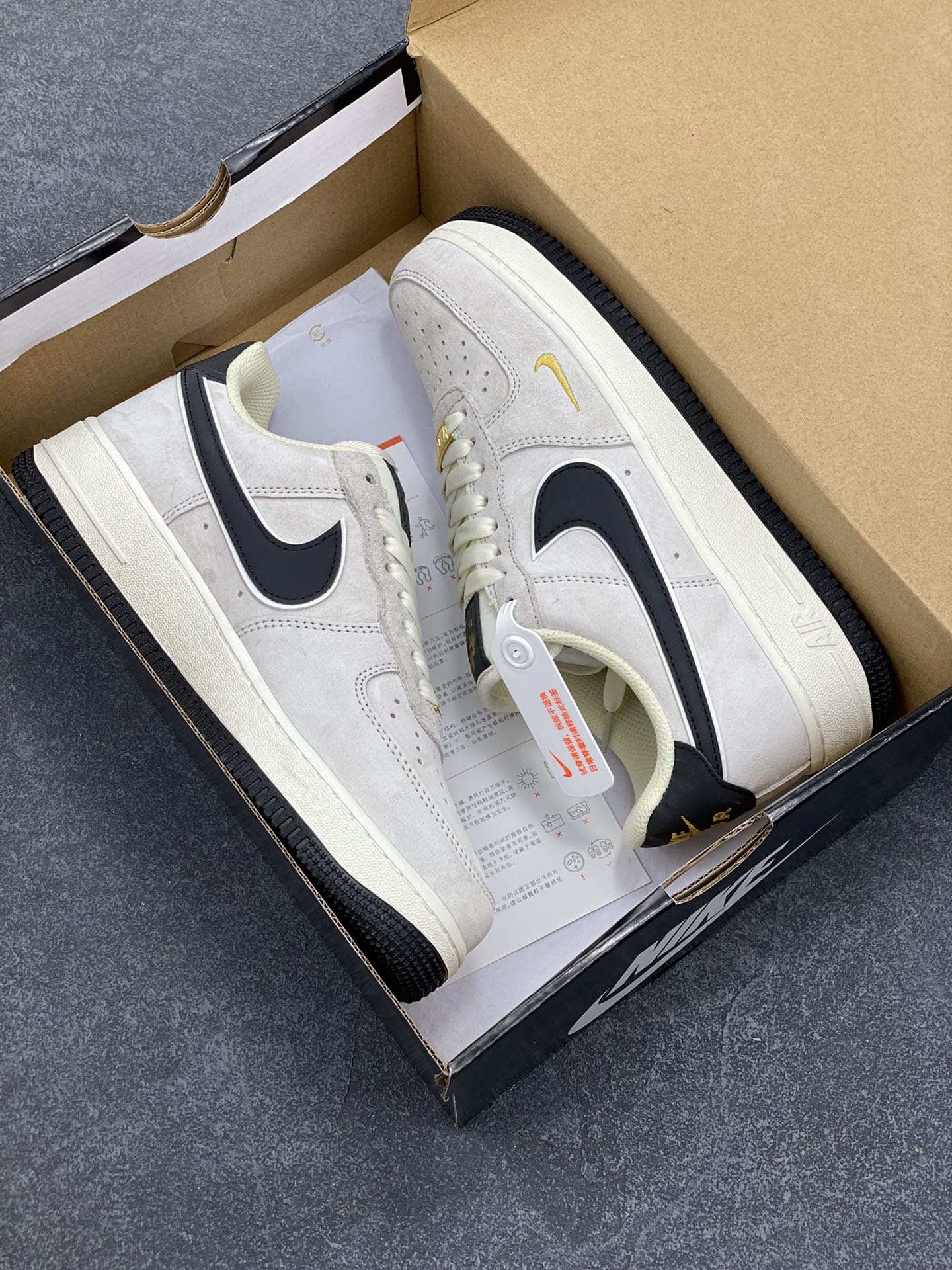 图片[9]-Nike Air Force 1 Low ’07 小勾黑麂皮 空军一号低帮休闲板鞋 原厂麂皮 原楦原纸板 纯正版型 正品NFC感应芯片 高清洁度 内置全掌气垫 货号：KK5636-810 尺码：36 36.5 37.5 38 38.5 39 40 40.5 41 42 42.5 43 44 44.5 45-选品中心