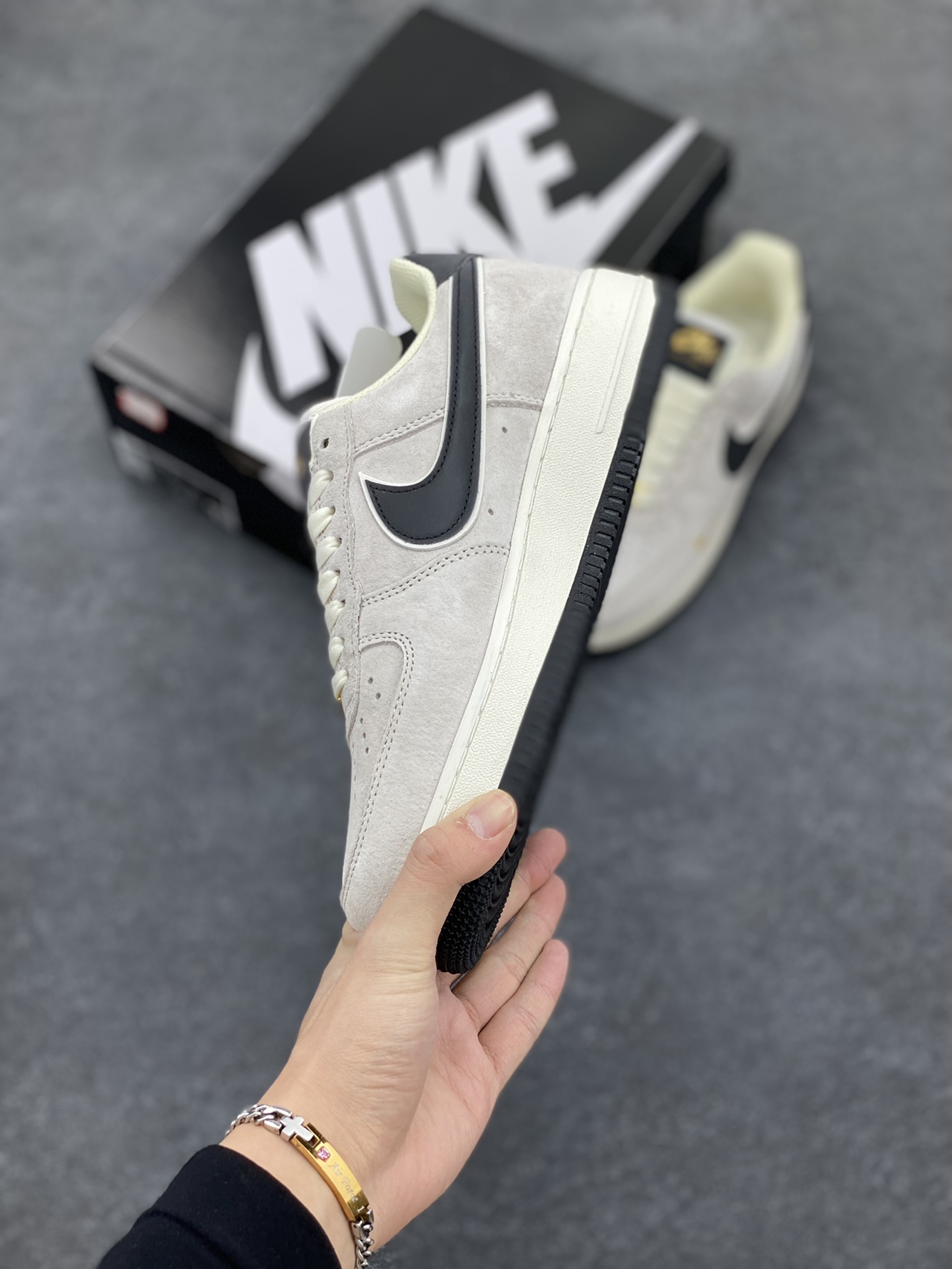 图片[3]-Nike Air Force 1 Low ’07 小勾黑麂皮 空军一号低帮休闲板鞋 原厂麂皮 原楦原纸板 纯正版型 正品NFC感应芯片 高清洁度 内置全掌气垫 货号：KK5636-810 尺码：36 36.5 37.5 38 38.5 39 40 40.5 41 42 42.5 43 44 44.5 45-选品中心