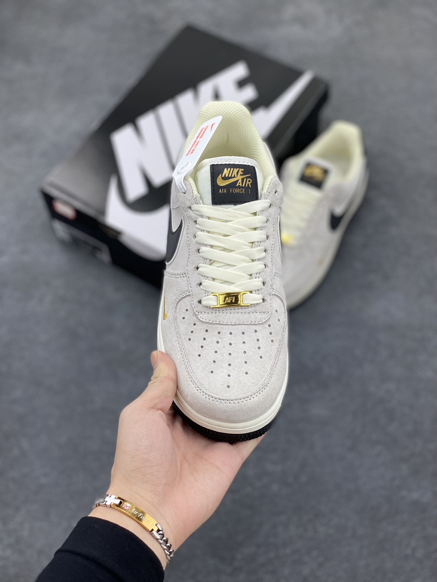 图片[2]-Nike Air Force 1 Low ’07 小勾黑麂皮 空军一号低帮休闲板鞋 原厂麂皮 原楦原纸板 纯正版型 正品NFC感应芯片 高清洁度 内置全掌气垫 货号：KK5636-810 尺码：36 36.5 37.5 38 38.5 39 40 40.5 41 42 42.5 43 44 44.5 45-选品中心