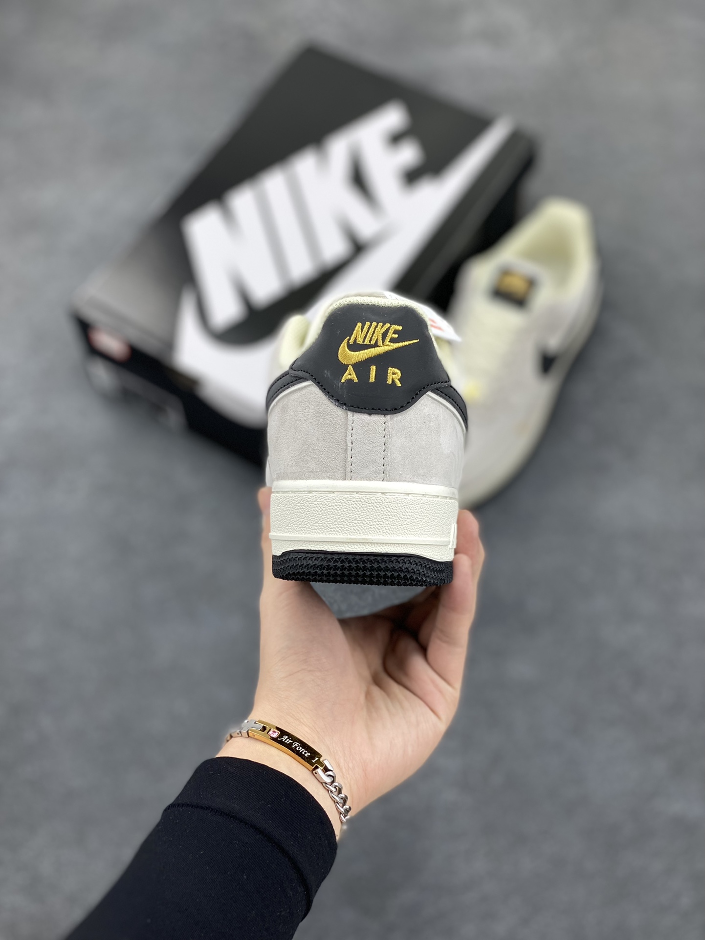 图片[4]-Nike Air Force 1 Low ’07 小勾黑麂皮 空军一号低帮休闲板鞋 原厂麂皮 原楦原纸板 纯正版型 正品NFC感应芯片 高清洁度 内置全掌气垫 货号：KK5636-810 尺码：36 36.5 37.5 38 38.5 39 40 40.5 41 42 42.5 43 44 44.5 45-选品中心