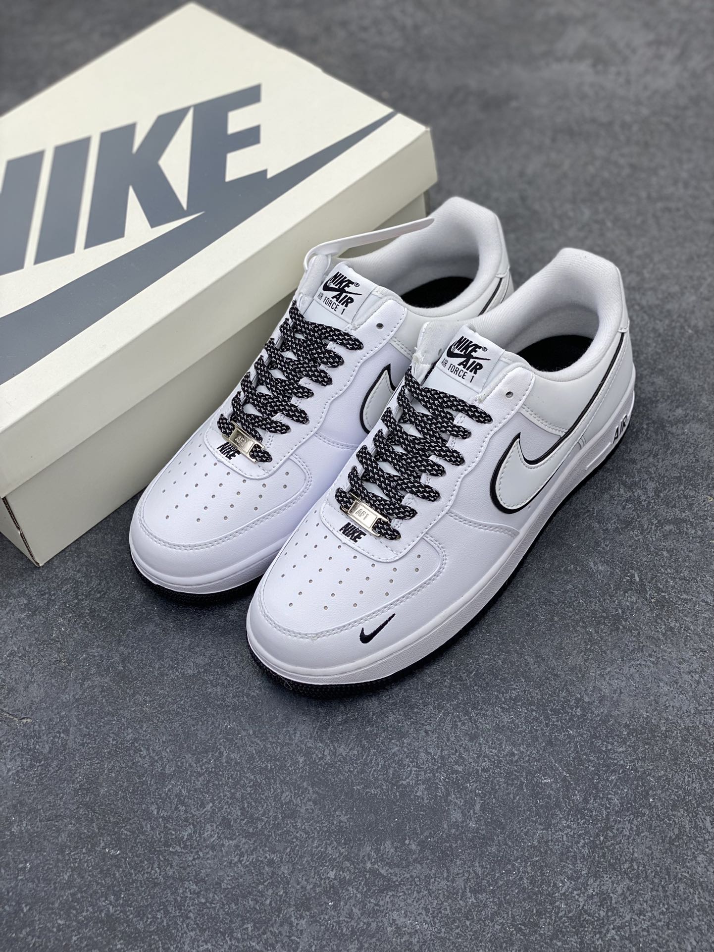 图片[8]-福利特价 NIke Air Force 1 \’07 Low “米白黑满天星”空军一号 低帮 运动鞋 休闲鞋 折边针车 工艺难度大 原楦头原纸板 原装鞋盒 定制五金配件 内置全掌气垫 原厂鞋底 货号：YZ8115-003 尺码：36 36.5 37.5 38 38.5 39 40 40.5 41 42 42.5 43 44 44.5 45-选品中心