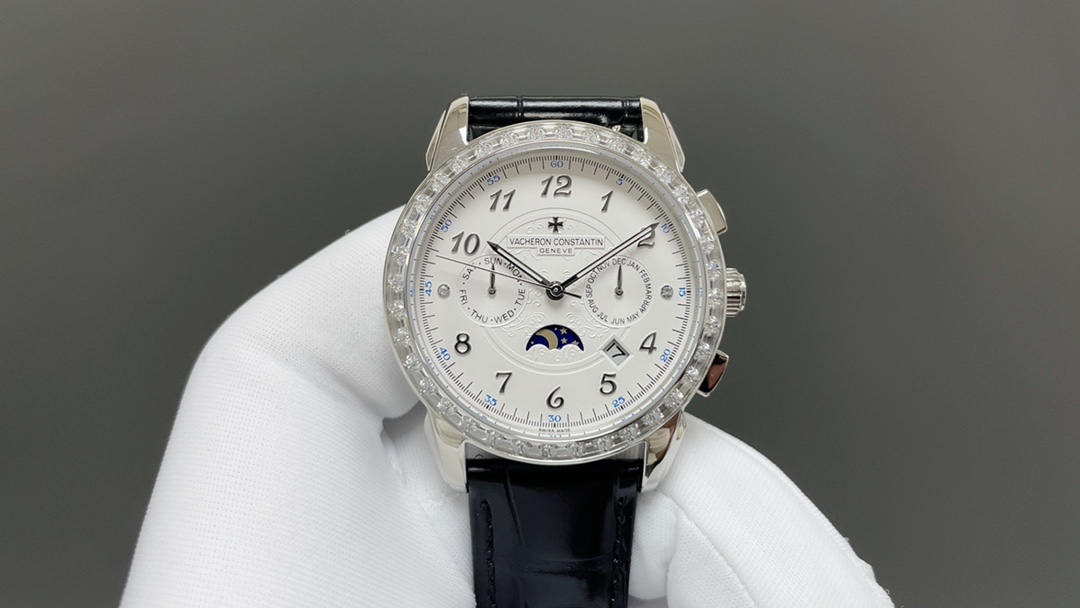 NO:392539,The latest model of large-scale quality [Rose] [Rose], Vacheron Constantin - Complex function timing series, a perfect combination of unique internal shadow and South African diamond 1 with imported multi-function movement (zero rework) function (24 hours, week/star/month/power reserve display) 2 Imported 316L stainless steel, using vacuum plating in 18k quality furnace!  3 Paired with calfskin imported from Italy!  Original folding buckle!  4 sizes 42×10mm. 5 wear-resistant and scratch-resistant sapphire glass mirror!  The dial uses Roman Swarovski Rhinestone as the scale to further show the luxurious temperament of this watch!  Super luminous needle with super luminous effect 50 meters of daily waterproof level, vacheron, cowhide19860909大厂品质[玫瑰][玫瑰]最新款,江诗丹顿-复杂功能计时系列,独特内影与南非钻的完美结合 1搭配进口多功能机芯（零返修）功能（24小时,星期/星辰/月份/动力储备显示） 2进口316L精钢,采用18k品质炉内真空电镀！ 3搭配意大利进口小牛皮！原装折叠扣！ 4尺寸42×10mm. 5耐磨防刮蓝宝石玻璃镜面！ 6表盘上采用罗马施华洛水钻鑫作为刻度更显示出这款腕表的华贵气质！超强夜光针搭配超强夜光效果 50米生活防水等级,,vacheron,cowhide,Watch