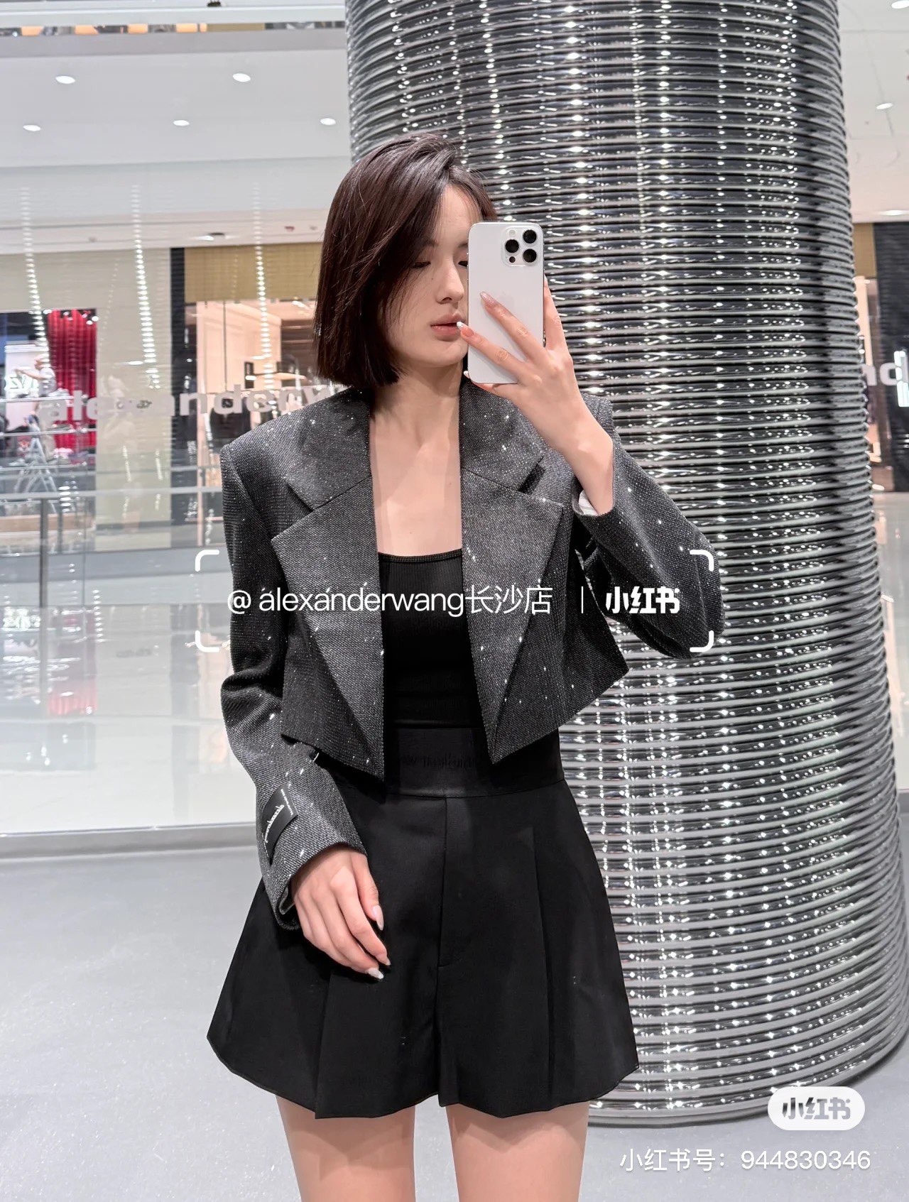 NO:309314,Model number G24122718 Alexander Wan* Wangjia new style, full of blingbling shiny diamond cuff logo decoration, fashionable and versatile short suit jacket!  Gray, (M size bust 98, sleeve length 60, front garment length 45/39, alexander wang, jackets & coats, business suit, alexander wang19860909款号G24122718 Alexander Wan*大王家新款 满身blingbling闪耀烫钻袖口logo布标装饰 时尚百搭短款西装外套！灰色、（M码胸围98,袖长60,前衣长45/39,,alexander wang,jackets & coats,business suit,alexander wang,Women's clothing