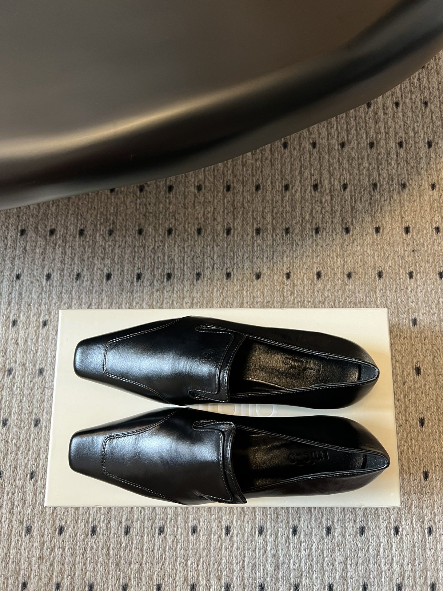代购级UNFOLIO 小众潮牌 25早春新款 复古深口单鞋把实穿主义与个性时髦拿捏得恰到好处 通勤和日常