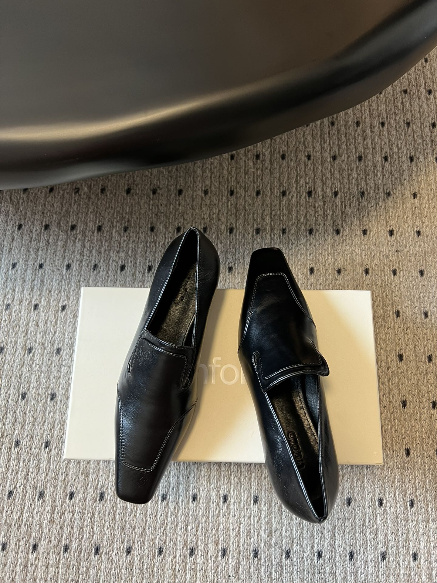 代购级UNFOLIO 小众潮牌 25早春新款 复古深口单鞋把实穿主义与个性时髦拿捏得恰到好处 通勤和日常