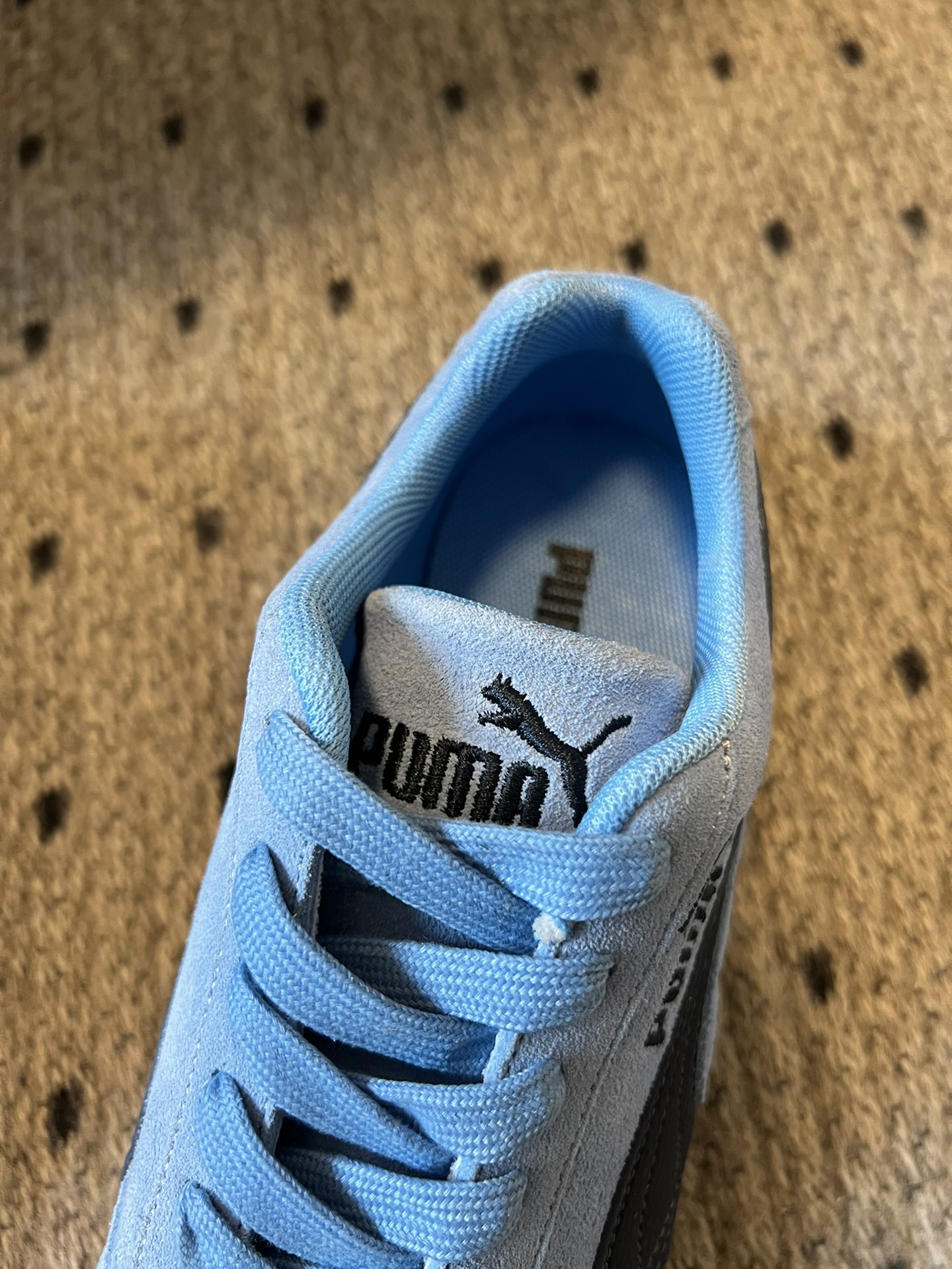 
新色来袭 puma X openyy 联名运动鞋 

复古米色 樱花粉色 我真的好推荐啊！！姐妹们今年