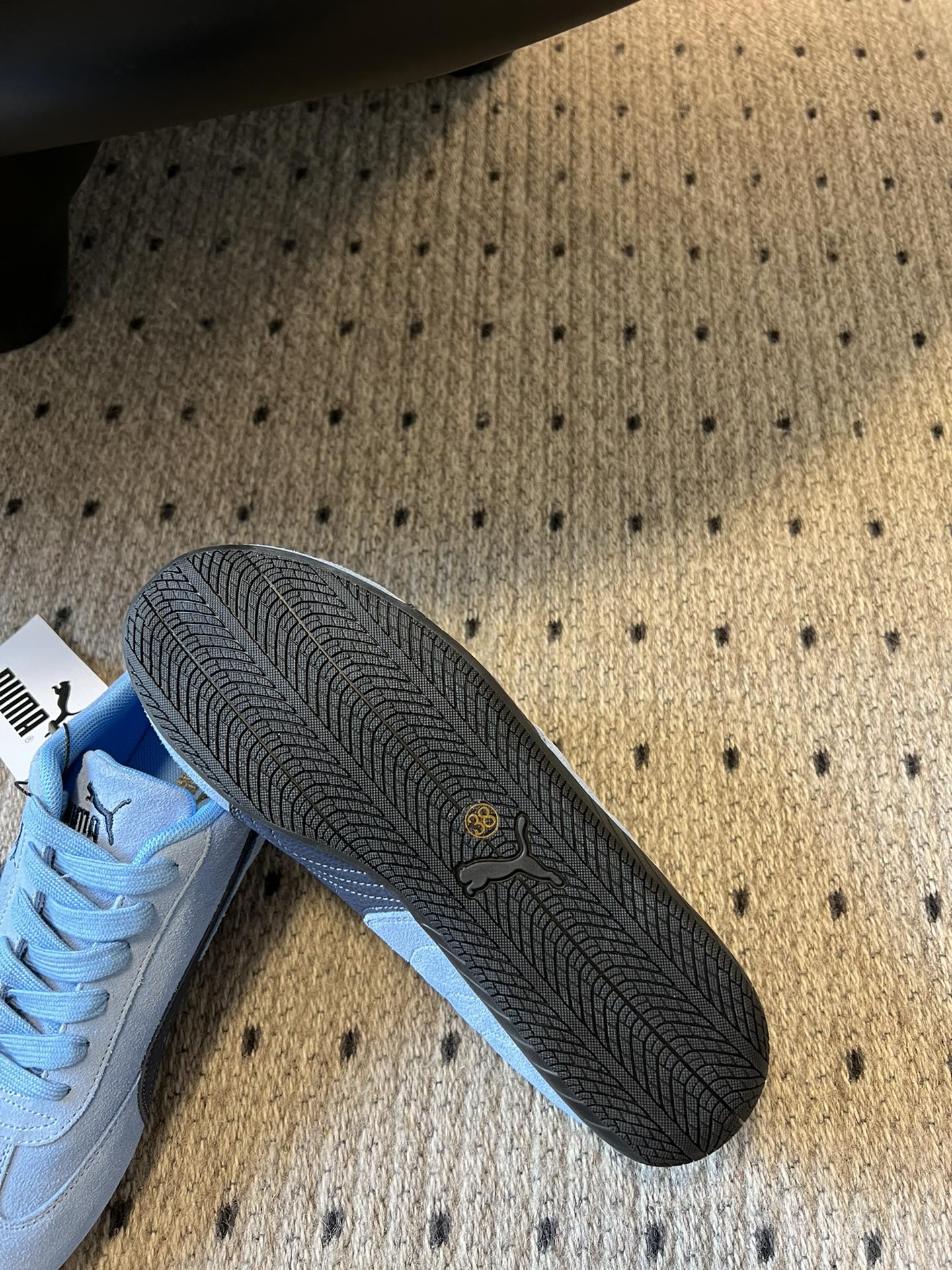 
新色来袭 puma X openyy 联名运动鞋 

复古米色 樱花粉色 我真的好推荐啊！！姐妹们今年