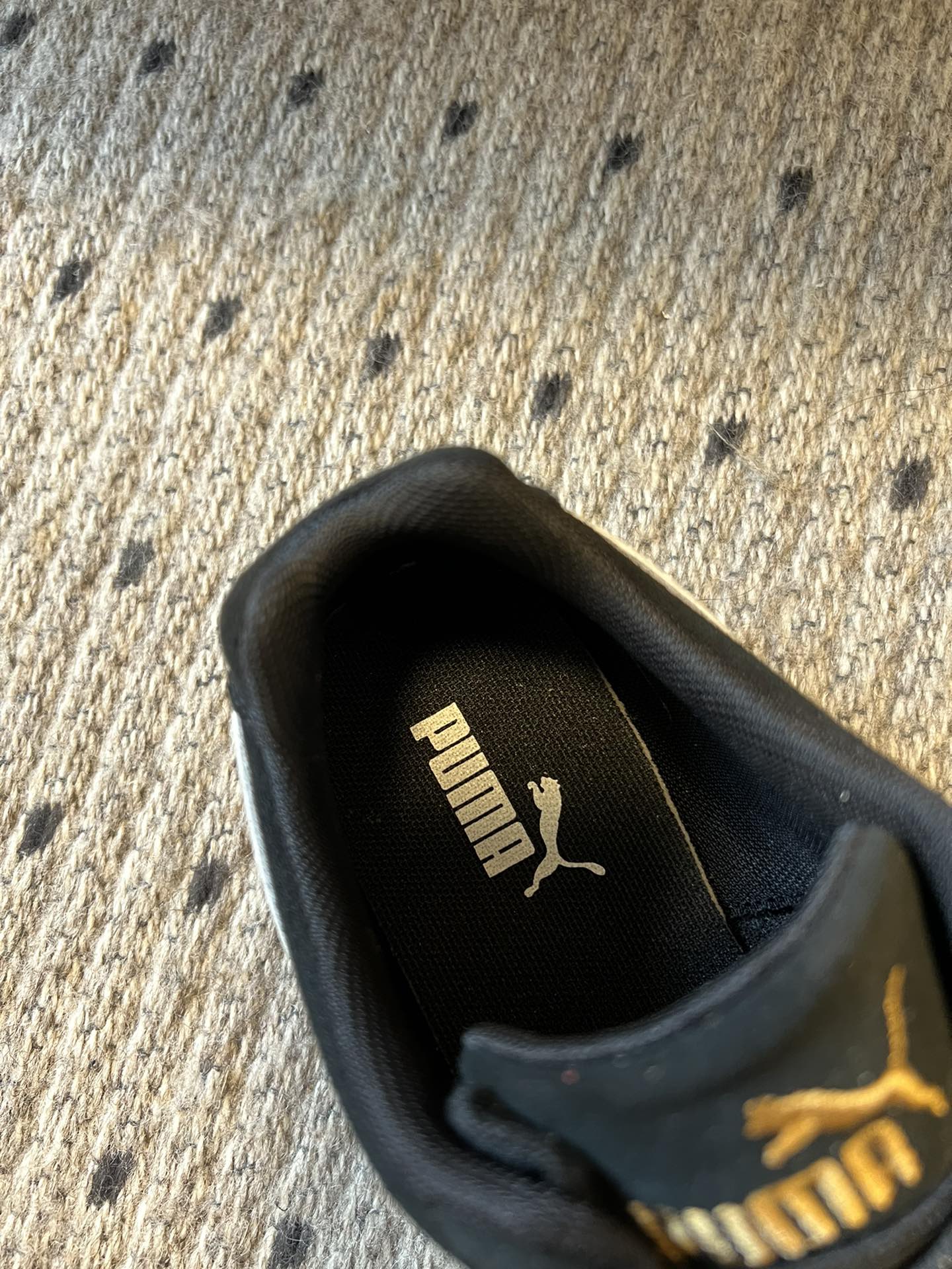
新色来袭 puma X openyy 联名运动鞋 

复古米色 樱花粉色 我真的好推荐啊！！姐妹们今年