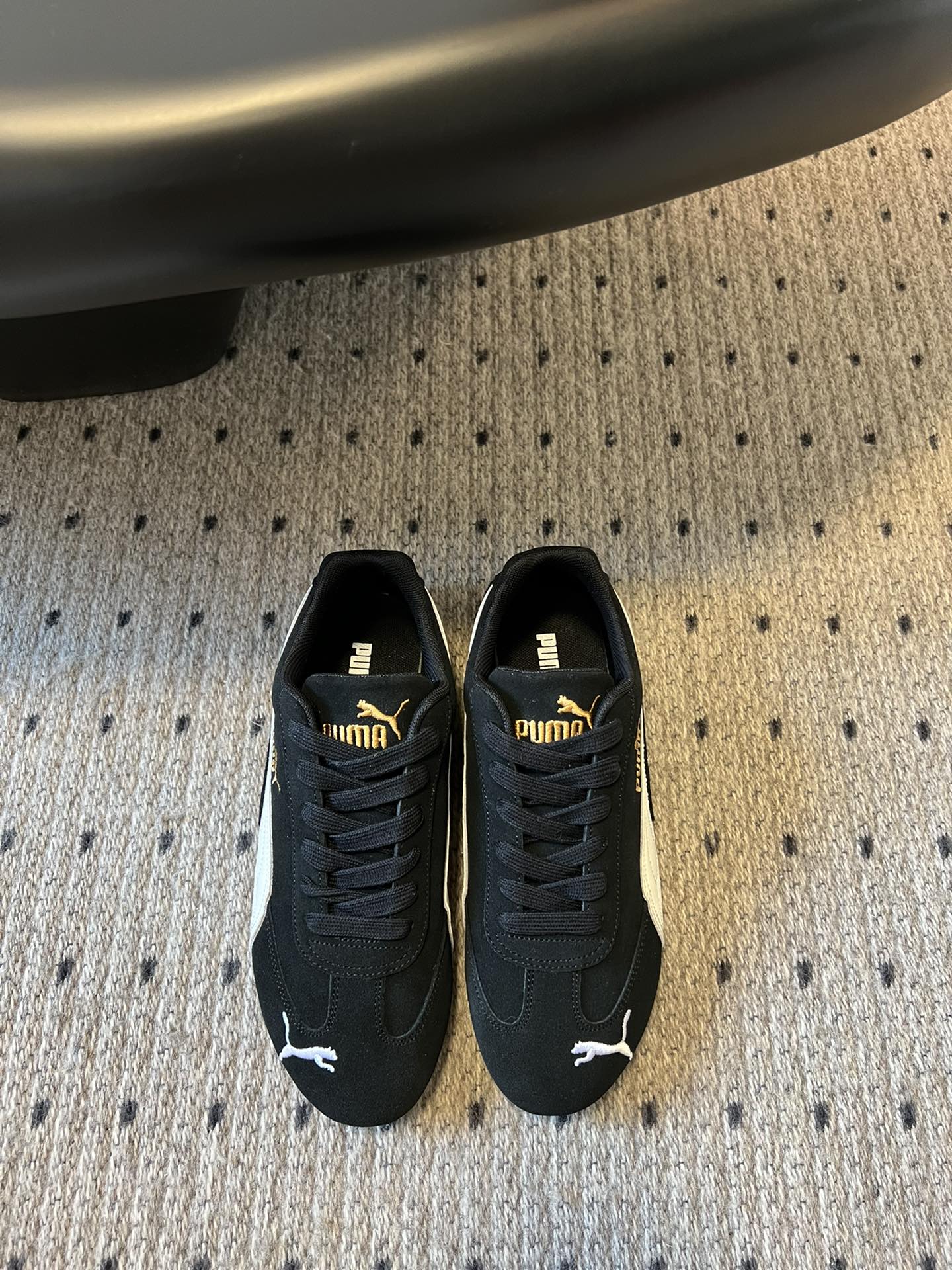 
新色来袭 puma X openyy 联名运动鞋 

复古米色 樱花粉色 我真的好推荐啊！！姐妹们今年