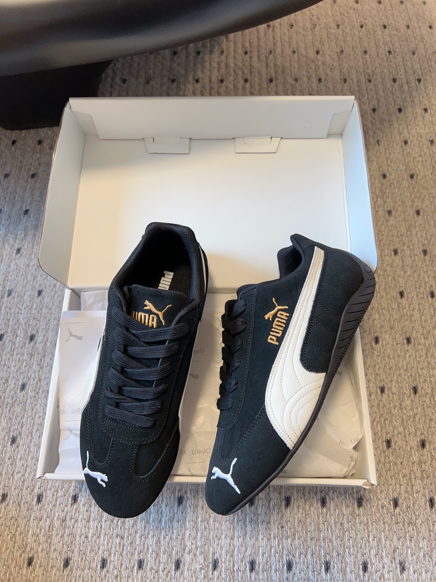 
新色来袭 puma X openyy 联名运动鞋 

复古米色 樱花粉色 我真的好推荐啊！！姐妹们今年