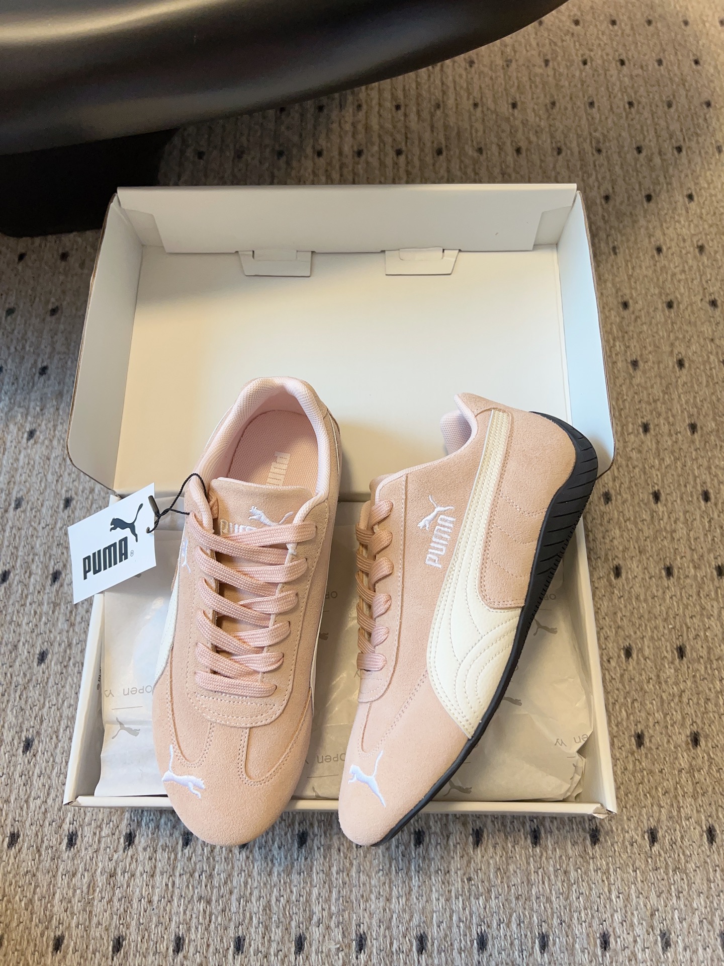
新色来袭 puma X openyy 联名运动鞋 

复古米色 樱花粉色 我真的好推荐啊！！姐妹们今年
