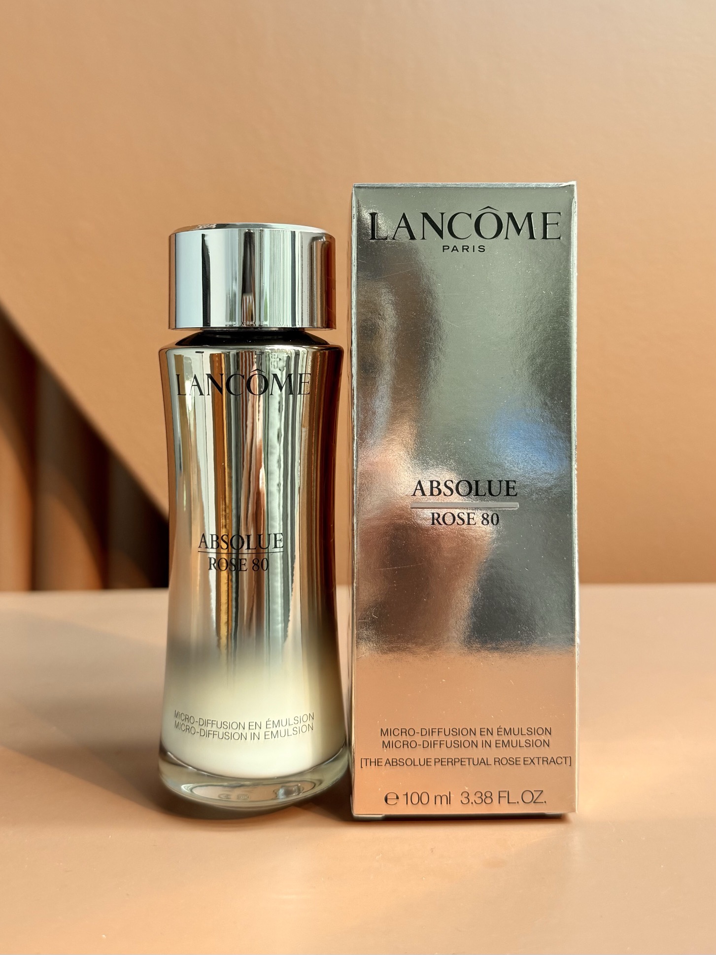 Lancôme new Absolue lotion 100ml! The main ingredients of Lancôme Absolue lotion include hyaluronic acid, vitamin C, et…