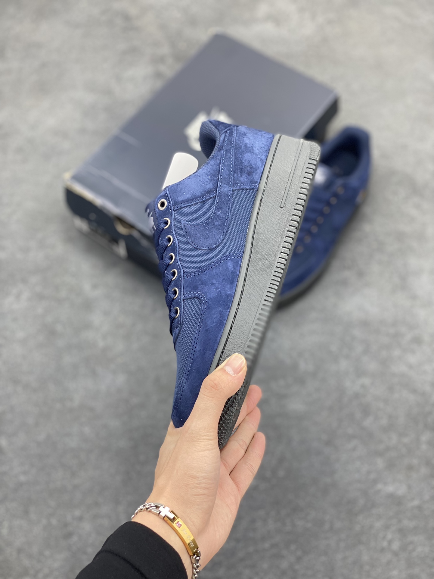 图片[3]-Nike Air Force 1 Low 07 黑蓝 原楦头原纸板 打造纯正低帮空军版型 专注外贸渠道 全掌内置蜂窝气垫 原盒配件 原厂中底钢印、拉帮完美 货号：HQ3822-400 尺码：36 36.5 37.5 38 38.5 39 40 40.5 41 42 42.5 43 44 44.5 45-选品中心