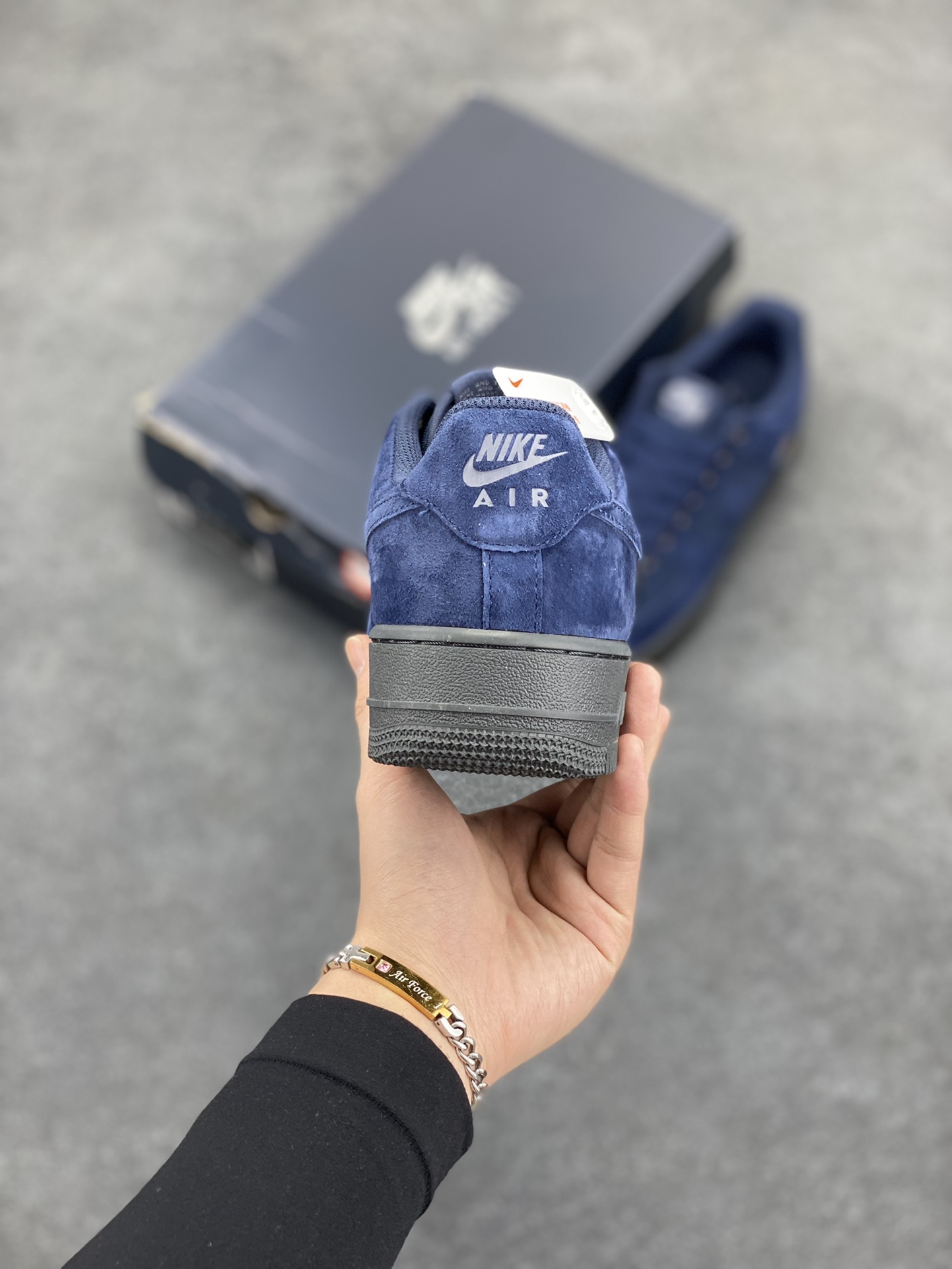 图片[4]-Nike Air Force 1 Low 07 黑蓝 原楦头原纸板 打造纯正低帮空军版型 专注外贸渠道 全掌内置蜂窝气垫 原盒配件 原厂中底钢印、拉帮完美 货号：HQ3822-400 尺码：36 36.5 37.5 38 38.5 39 40 40.5 41 42 42.5 43 44 44.5 45-选品中心