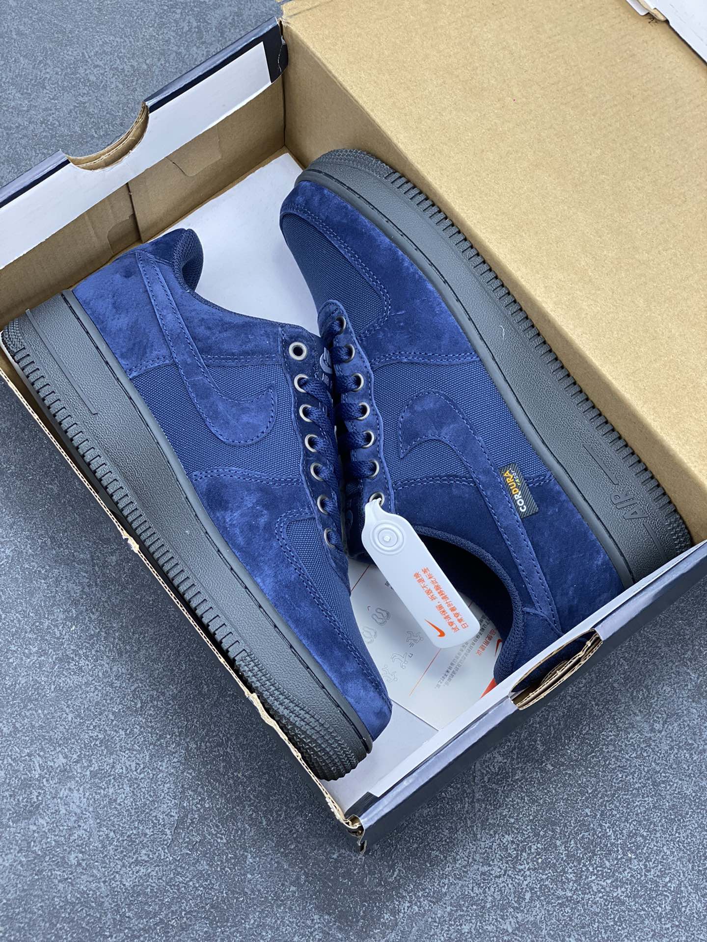 图片[9]-Nike Air Force 1 Low 07 黑蓝 原楦头原纸板 打造纯正低帮空军版型 专注外贸渠道 全掌内置蜂窝气垫 原盒配件 原厂中底钢印、拉帮完美 货号：HQ3822-400 尺码：36 36.5 37.5 38 38.5 39 40 40.5 41 42 42.5 43 44 44.5 45-选品中心