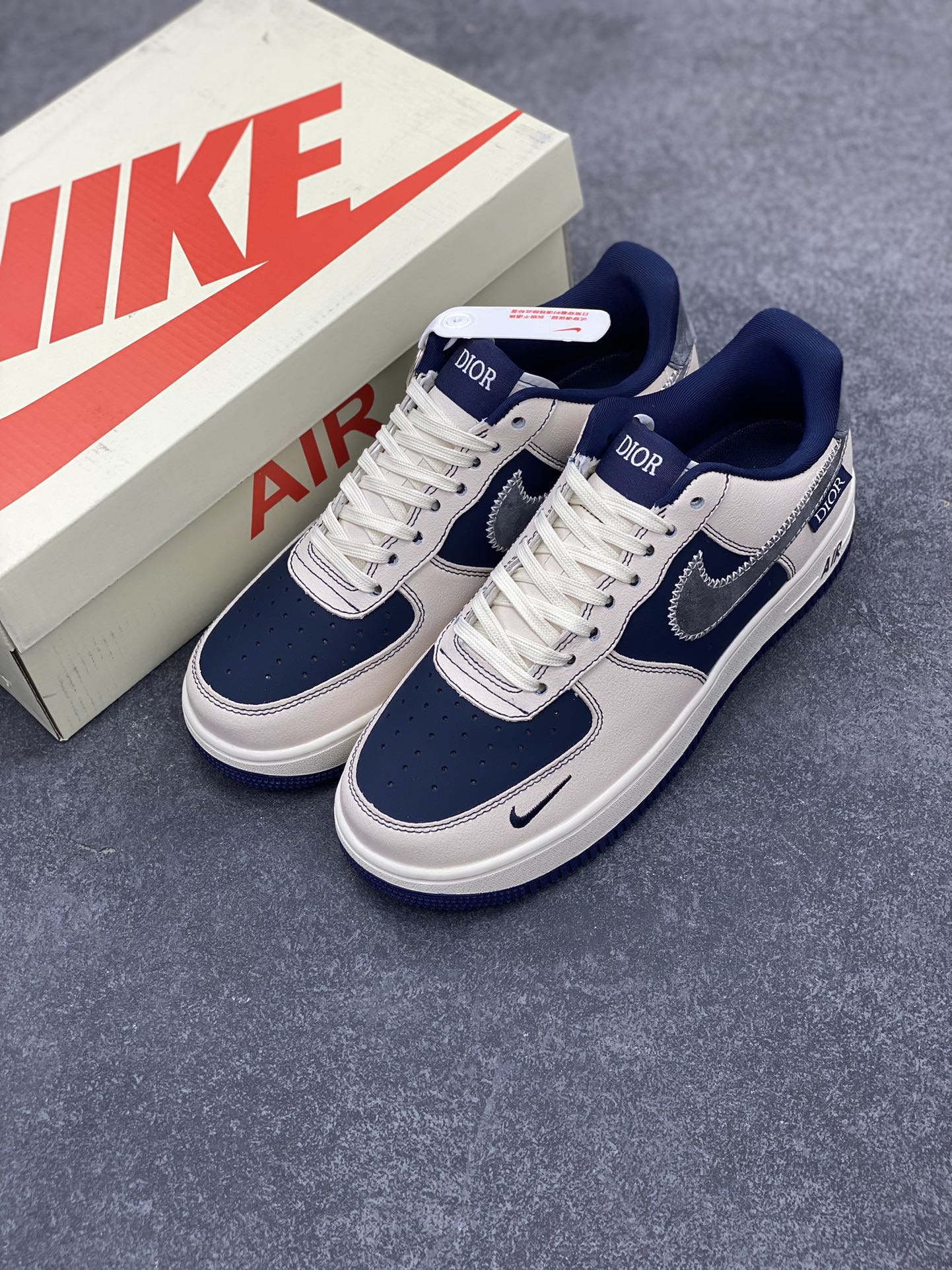 图片[8]-Nike Air Force 1 ’07 Low 空军一号低帮百搭休闲运动板鞋。柔软、弹性十足的缓震性能和出色的中底设计，横跨复古与现代的外型结合，造就出风靡全球三十多年的Force 1，直到今天还深受青睐 货号：KK1988-012 尺码：40 41 42 43 44 45-选品中心