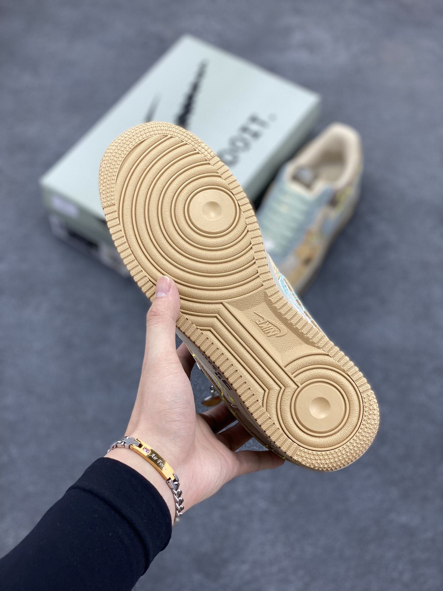 图片[5]-🐲“卡卡罗特”🐲Nike Air Force 1 “Kakarot”漫画七龙珠系列 空军一号定制低帮秋冬板鞋 在那浩瀚无垠的宇宙中，有一颗名为贝吉塔行星的地方，卡卡罗特诞生于此。他本是一名普通的赛亚人婴儿，却在命运的齿轮下，踏上了一条波澜壮阔的传奇之路。卡卡罗特，也就是后来被地球人称为孙悟空的战士，自幼被送往地球 货号：CD1212-666 尺码：36 36.5 37.5 38 38.5 39 40 40.5 41 42 42.5 43 44 44.5 45-选品中心