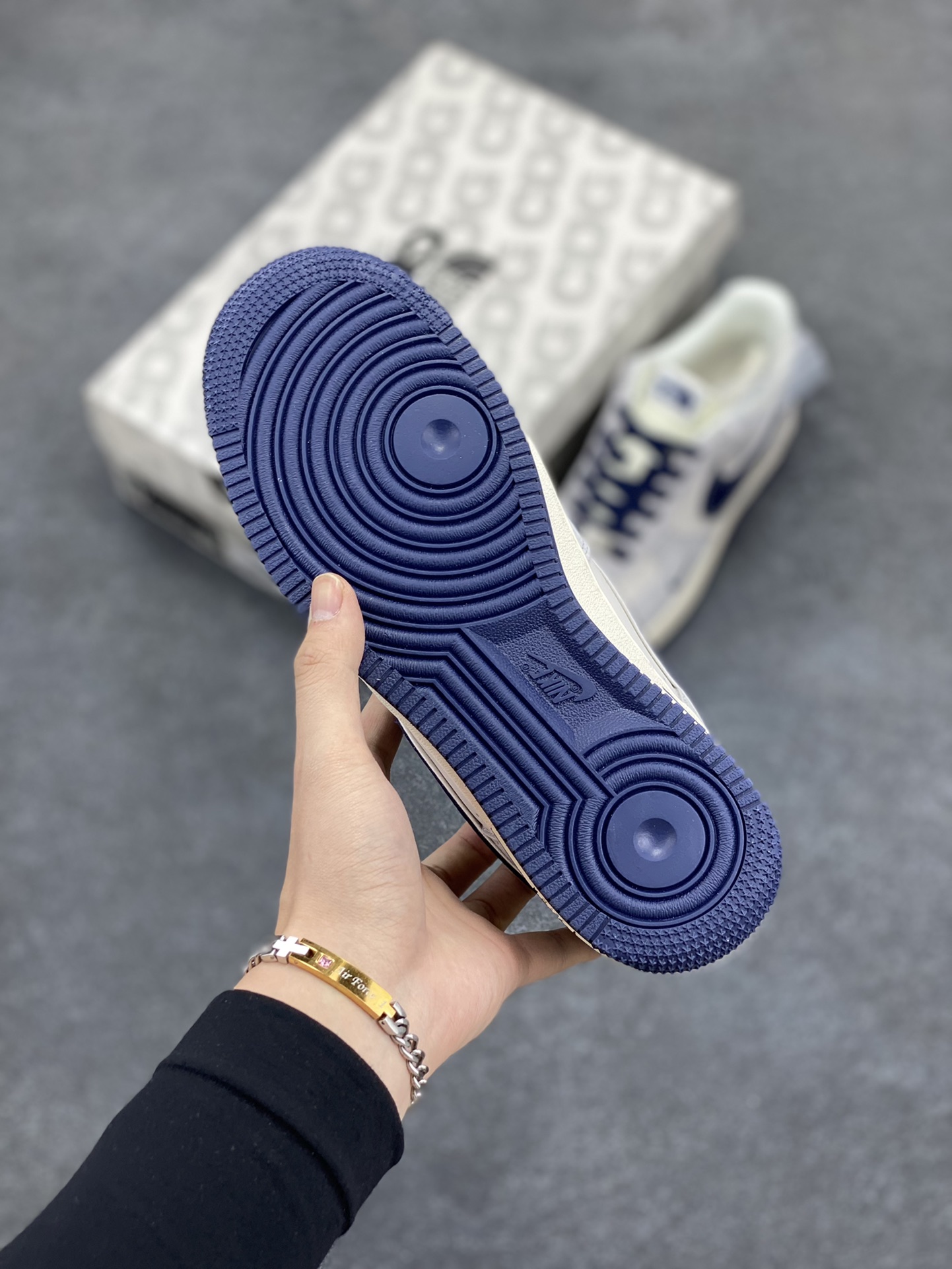 图片[5]-NIke Air Force 1 \’07 Low “北面联名–蓝勾小标”空军一号 低帮 运动鞋 休闲鞋 折边针车 工艺难度大 原楦头原纸板 原装鞋盒 定制五金配件 内置全掌气垫 原厂鞋底 货号：XZ6188-913 尺码：36 36.5 37.5 38 38.5 39 40 40.5 41 42 42.5 43 44 44.5 45-选品中心