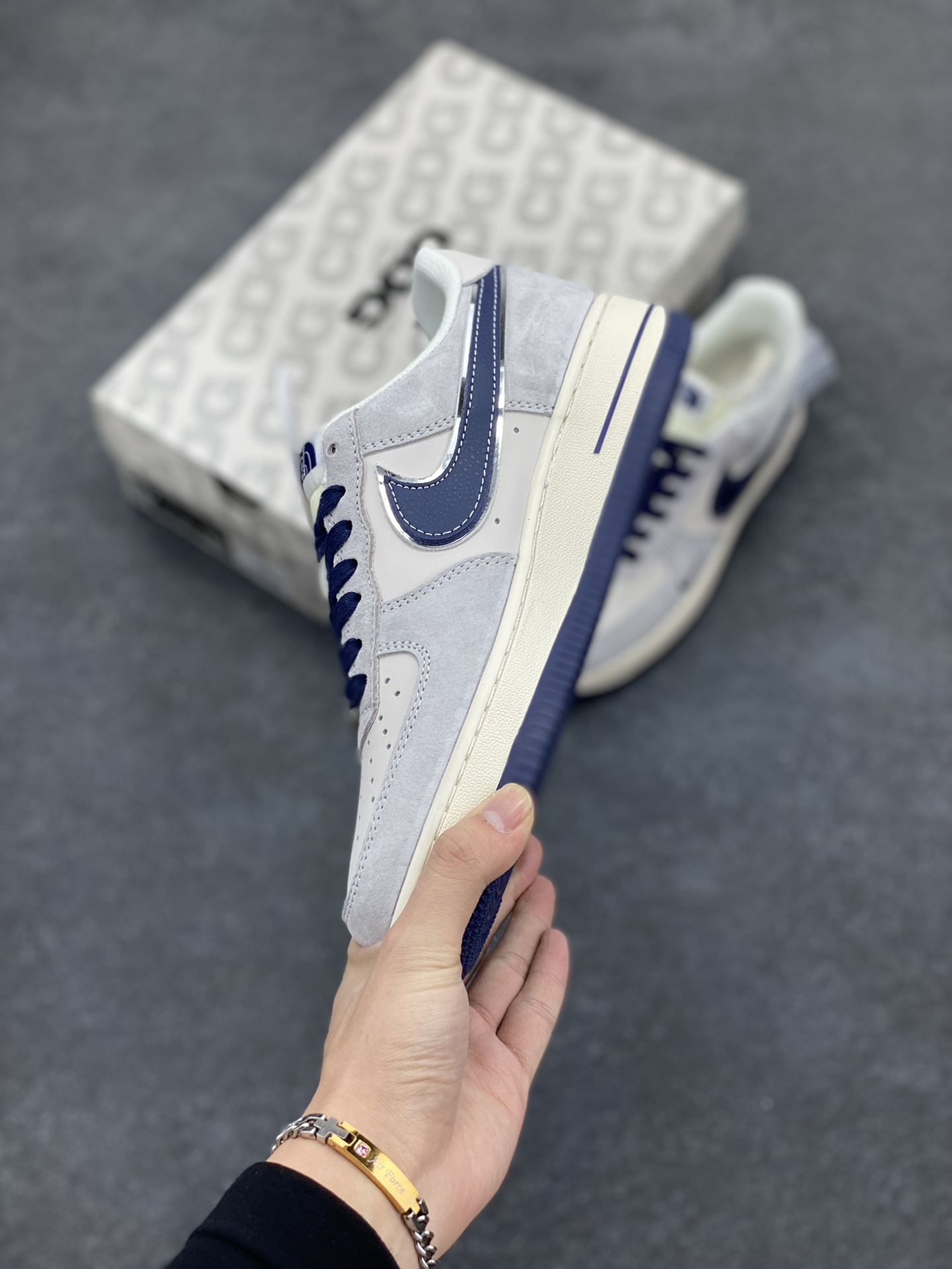 图片[3]-NIke Air Force 1 \’07 Low “北面联名–蓝勾小标”空军一号 低帮 运动鞋 休闲鞋 折边针车 工艺难度大 原楦头原纸板 原装鞋盒 定制五金配件 内置全掌气垫 原厂鞋底 货号：XZ6188-913 尺码：36 36.5 37.5 38 38.5 39 40 40.5 41 42 42.5 43 44 44.5 45-选品中心