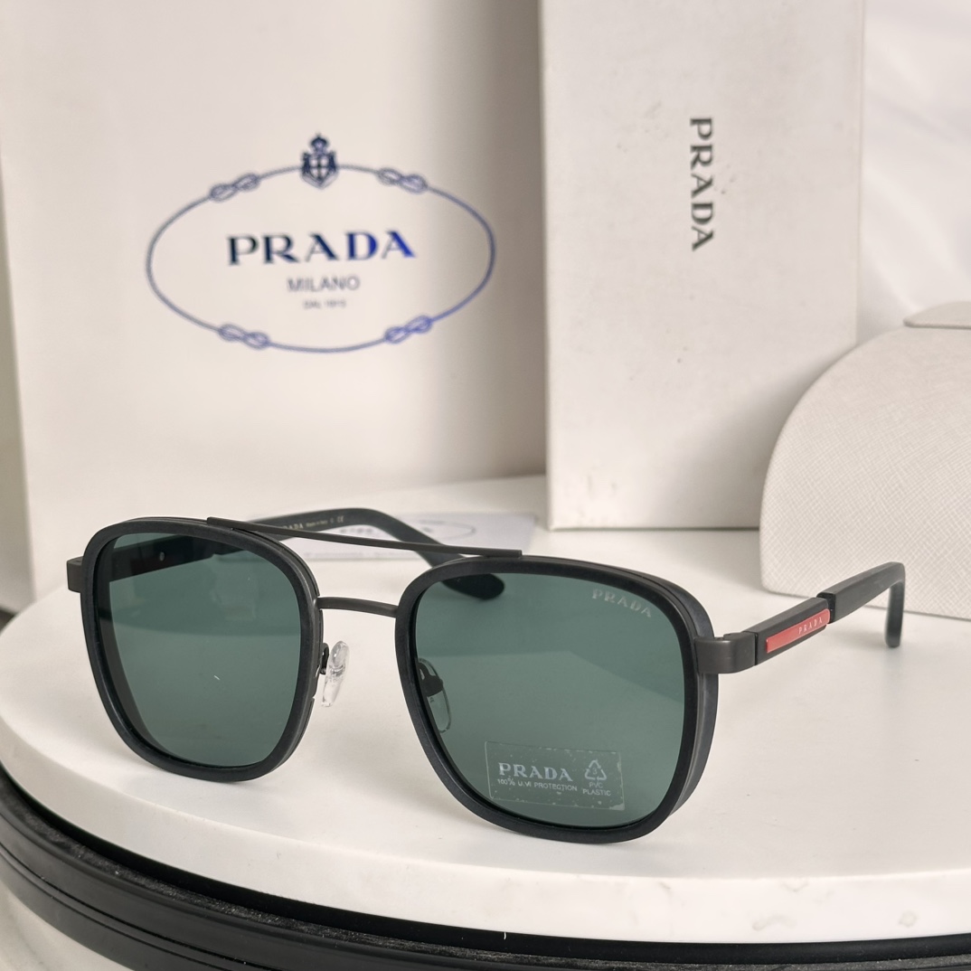  ‼️PRAD*
官网经典款 
板材与金属的完美融合 兼具活力与设计 充满运动感
MODEL：SPR51