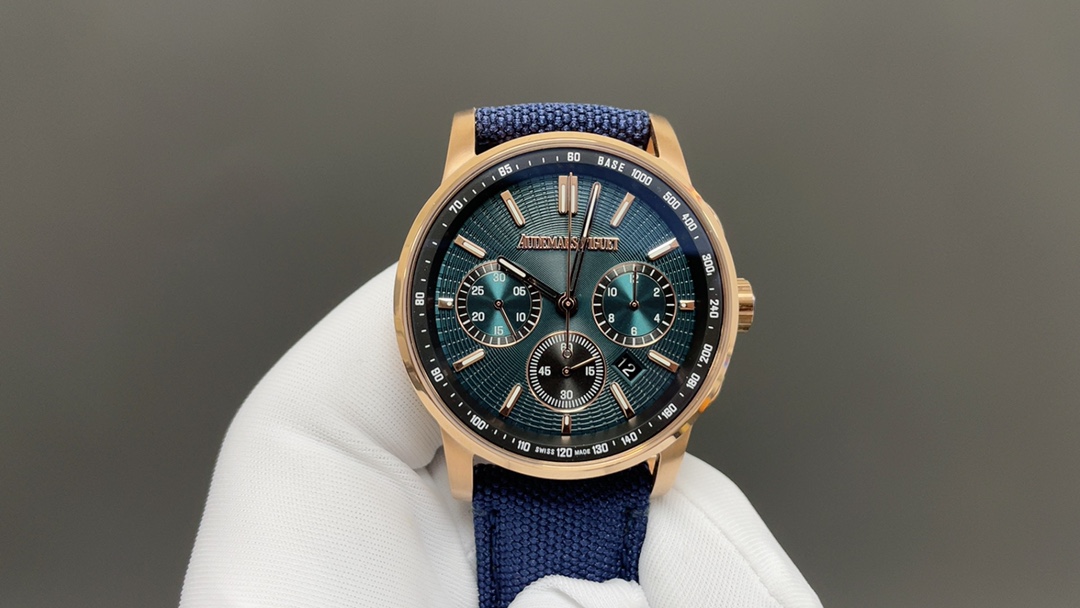 NO:392565,Audemars Piguet-APCODE11.59 automatic winding chronograph series 1 material 316L stainless steel 2 movement adopts stable movement to original Calibre44013 glass mirror adopts anti-glare crystal basket 4 strap imported from Italy calfskin and canvas belt 5 buckle practical original pin buckle 5 waterproof 10 degrees waterproof can be dived 6 size 41mm, audemars, cowhide19860909爱彼-APCODE11.59自动上链计时码表系列1材料316L精钢2机芯采用稳定机芯改原装Calibre44013玻璃镜面采用防眩水晶篮宝玻璃4表带进口意大利小牛皮以及帆布皮带5表扣实用原装针扣5防水10度防水可以潜水米6尺寸41mm,,audemars,cowhide,Watch