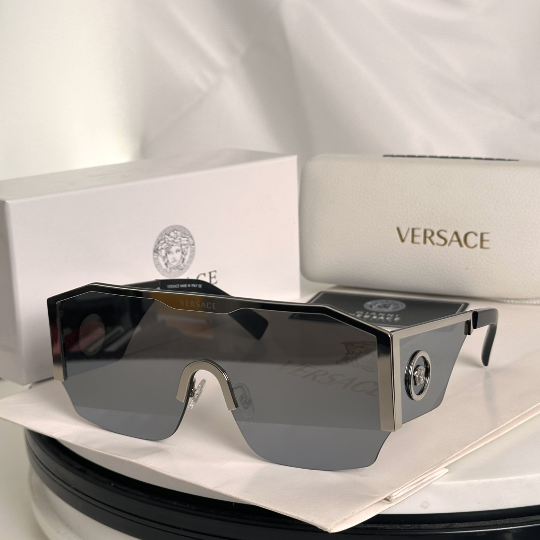  ‼️Versace范思哲美杜莎
一片式朋克街头耍帅护目镜男墨镜
VE2220 size：125MM