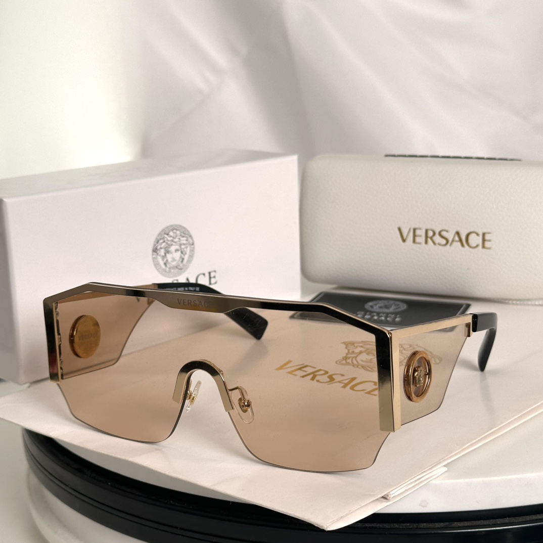  ‼️Versace范思哲美杜莎
一片式朋克街头耍帅护目镜男墨镜
VE2220 size：125MM